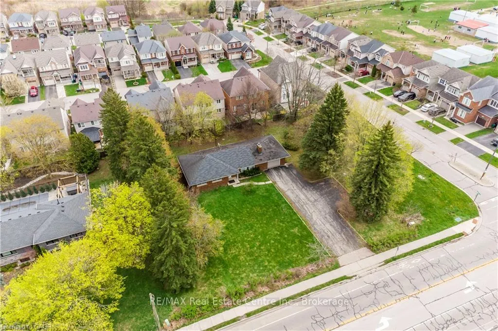 Photo 10 of 355 Guelph Avenue, Cambridge, Silver Heights — HOMEH