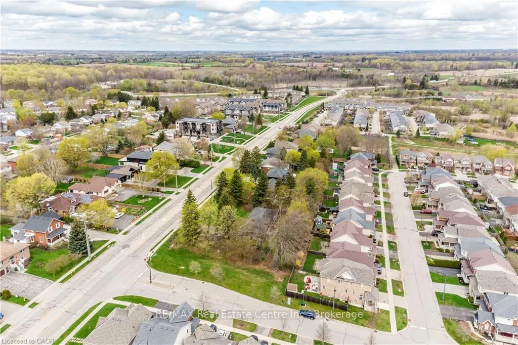 Photo 11 of 355 Guelph Avenue, Cambridge, Silver Heights — HOMEH