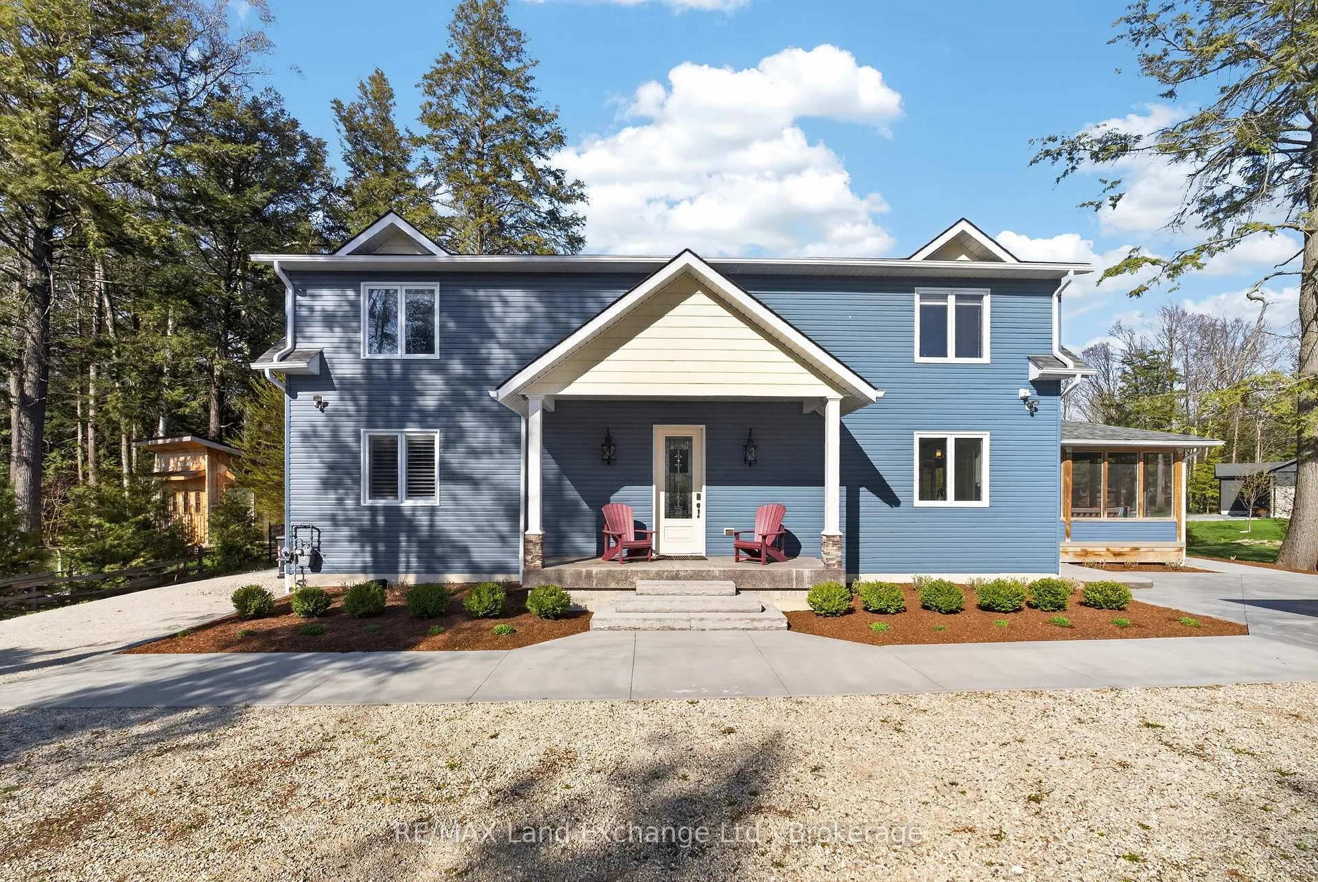Photo 2 of 144 Huron Road W, Huron-Kinloss — HOMEH