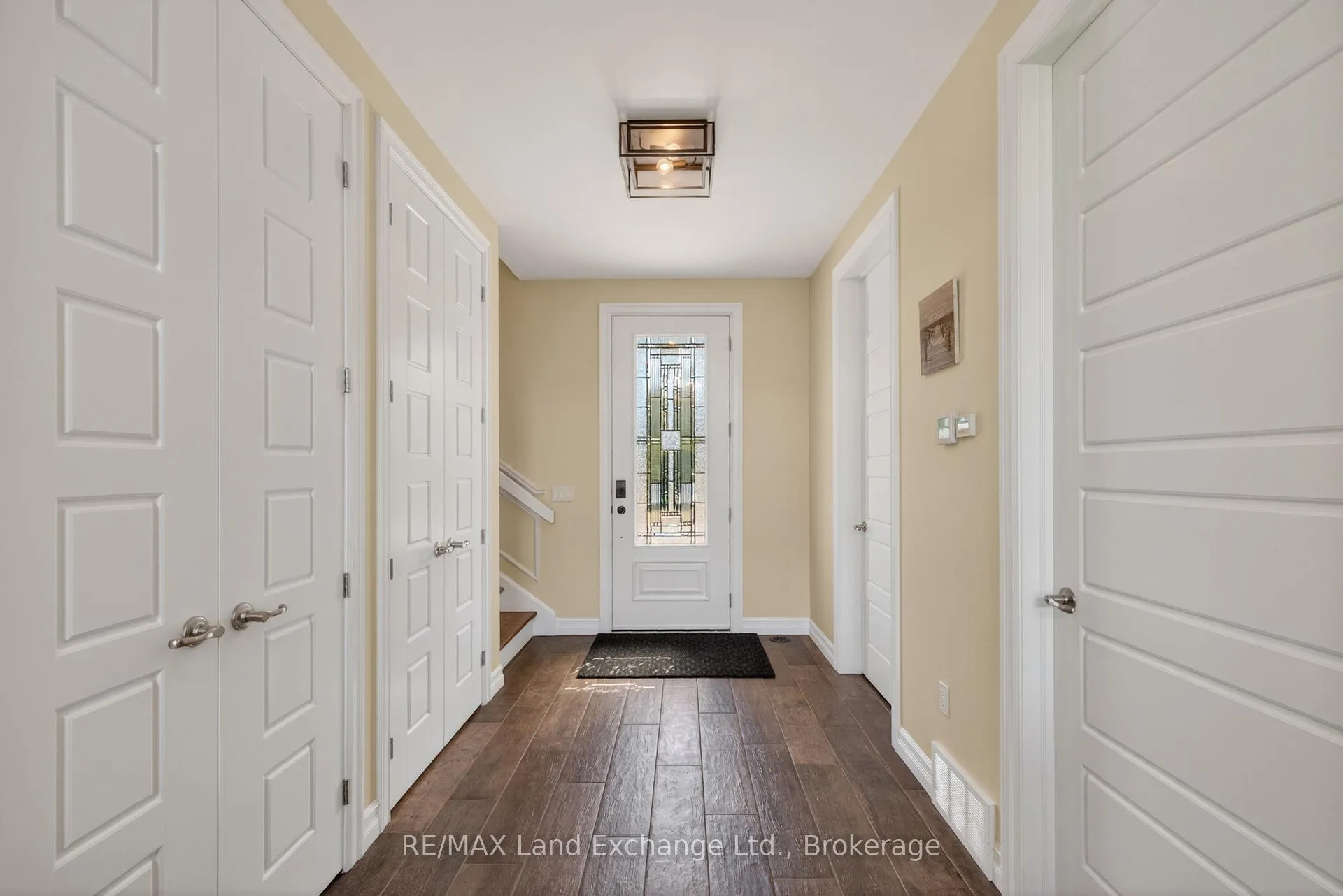 Photo 5 of 144 Huron Road W, Huron-Kinloss — HOMEH
