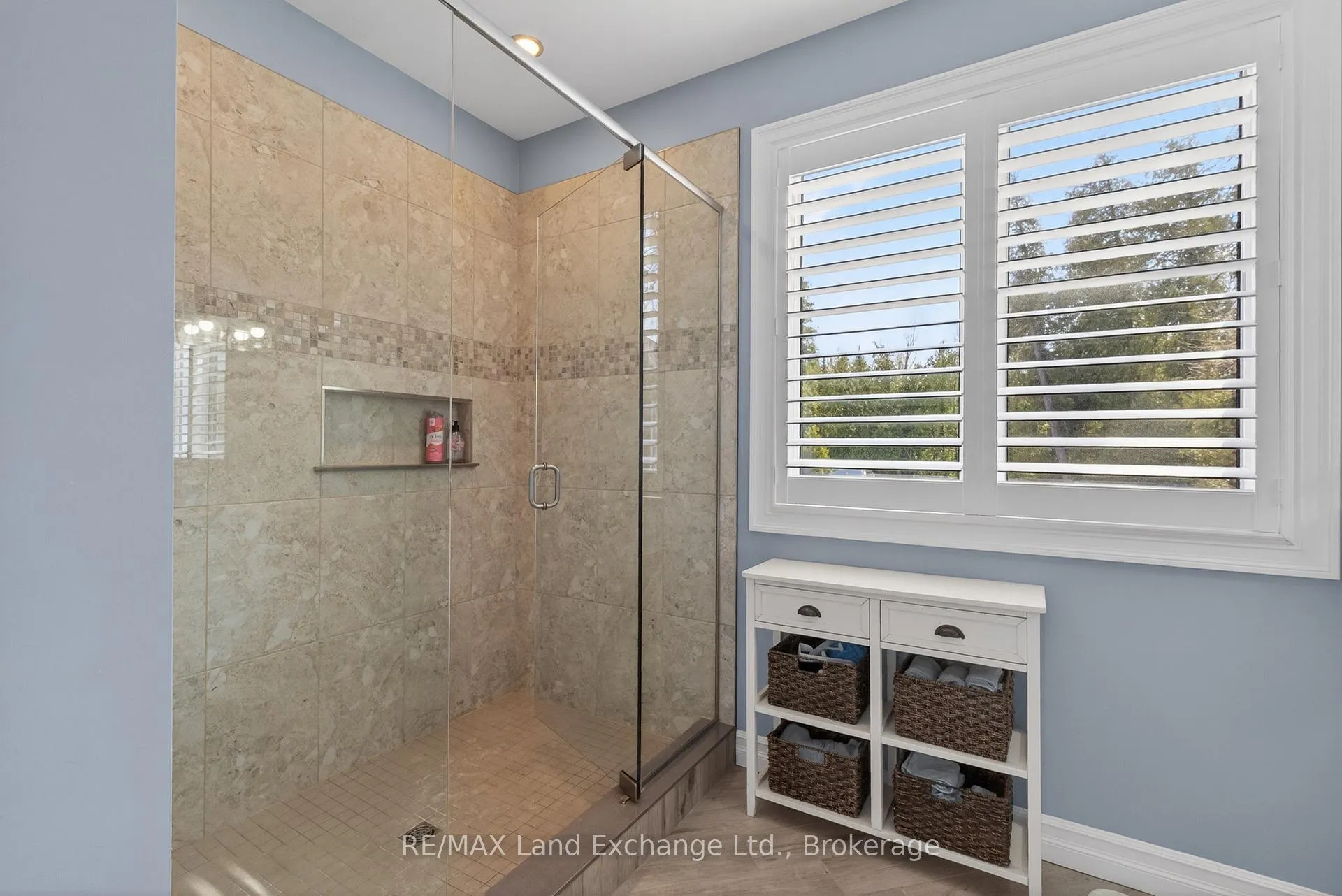Photo 17 of 144 Huron Road W, Huron-Kinloss — HOMEH