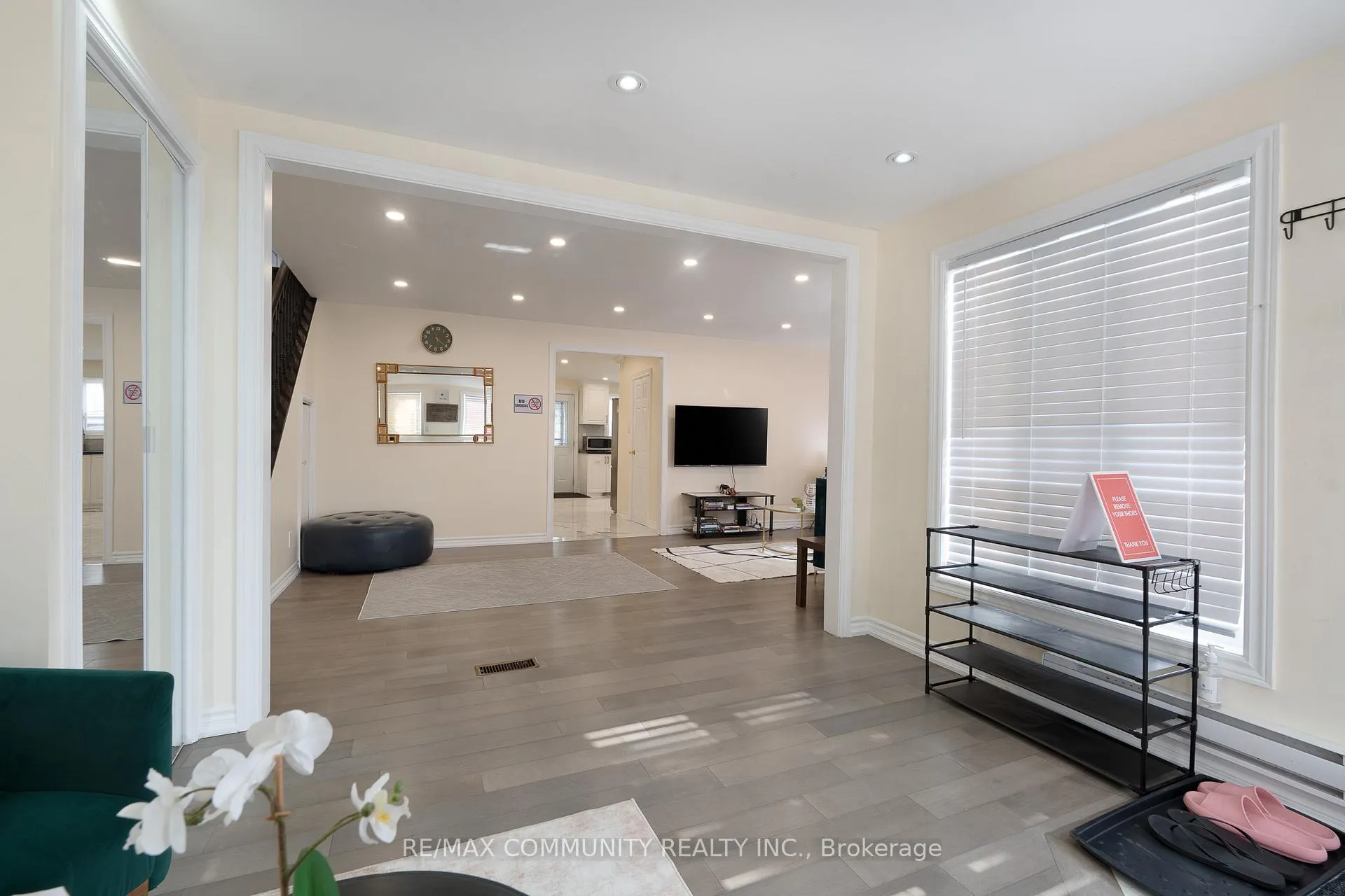 Photo 19 of 33 Windsor Avenue, Ajax, Central — HOMEH