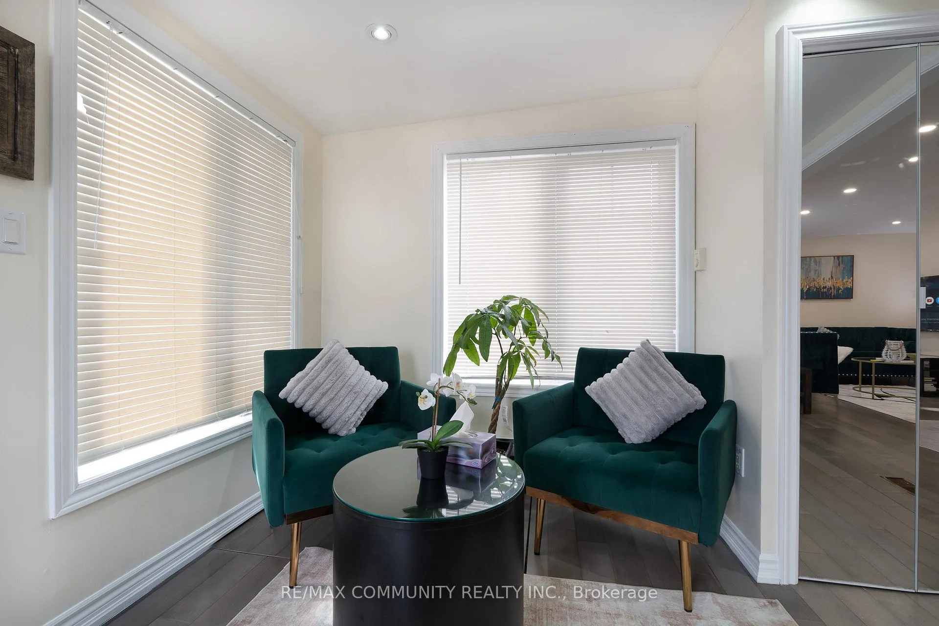 Photo 21 of 33 Windsor Avenue, Ajax, Central — HOMEH