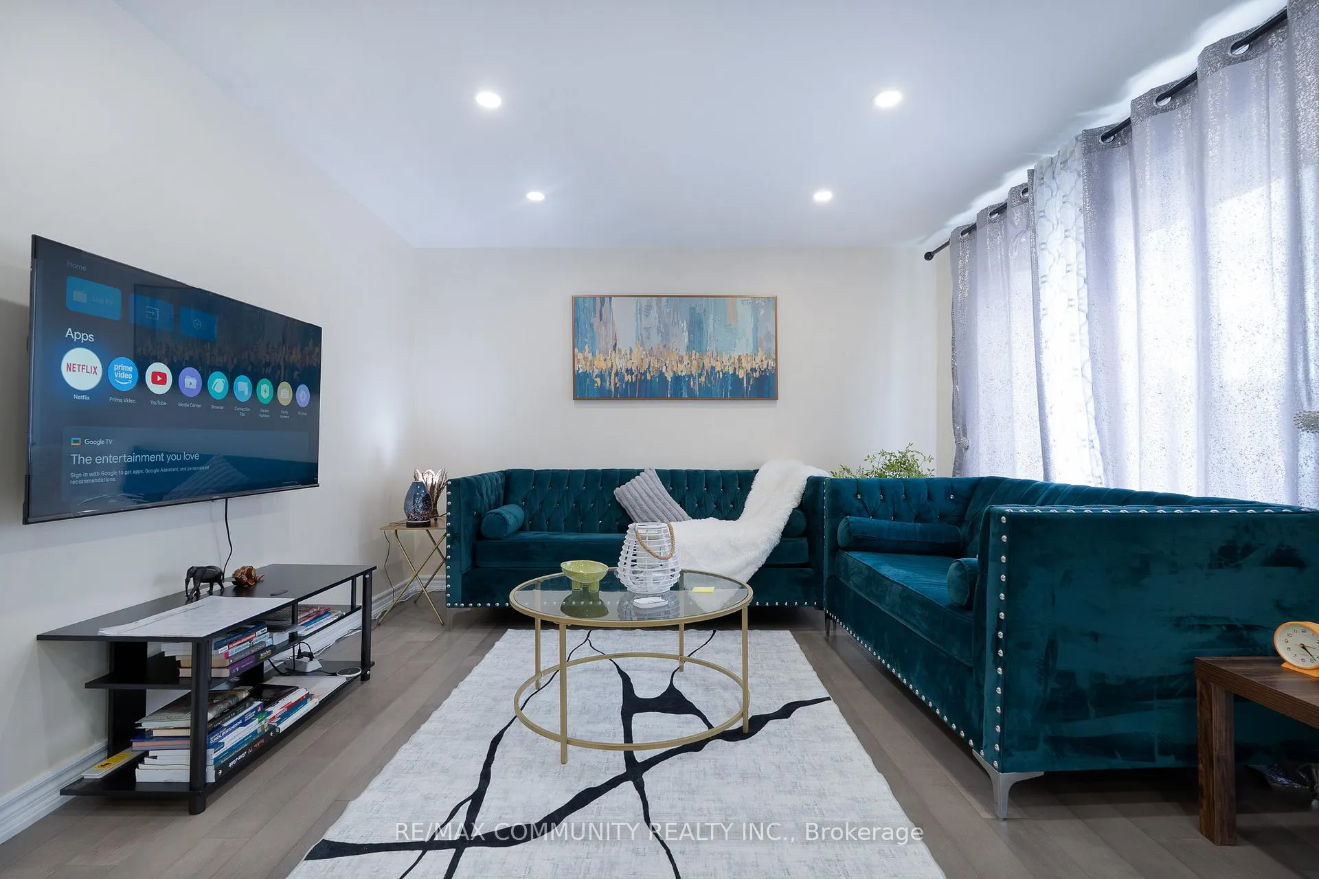 Photo 24 of 33 Windsor Avenue, Ajax, Central — HOMEH