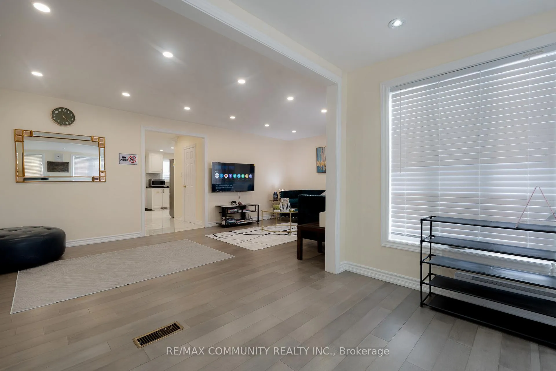 Photo 26 of 33 Windsor Avenue, Ajax, Central — HOMEH