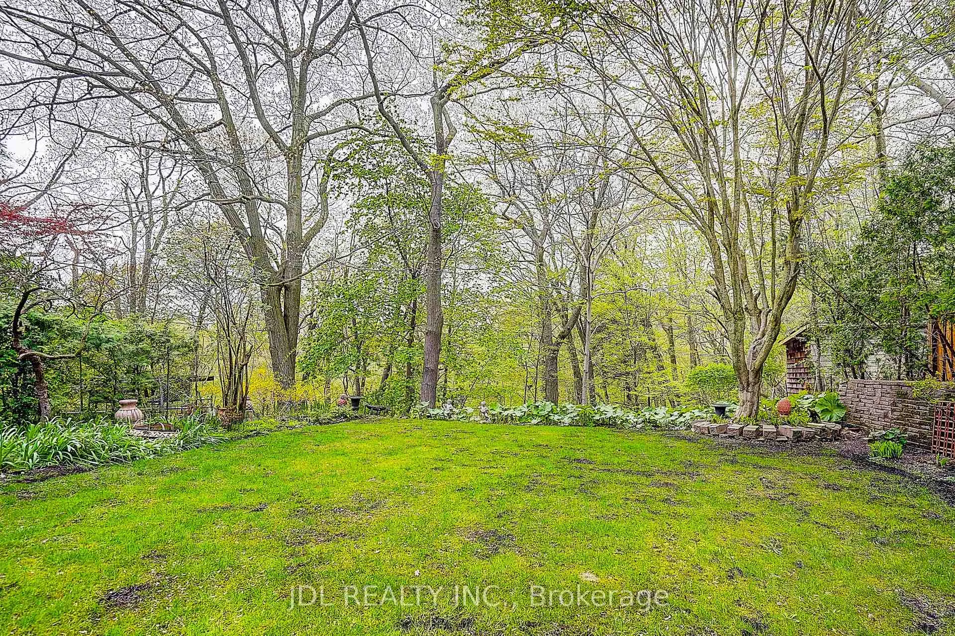 Photo 6 of 6 Nesbitt Drive, Toronto, Leaside — HOMEH