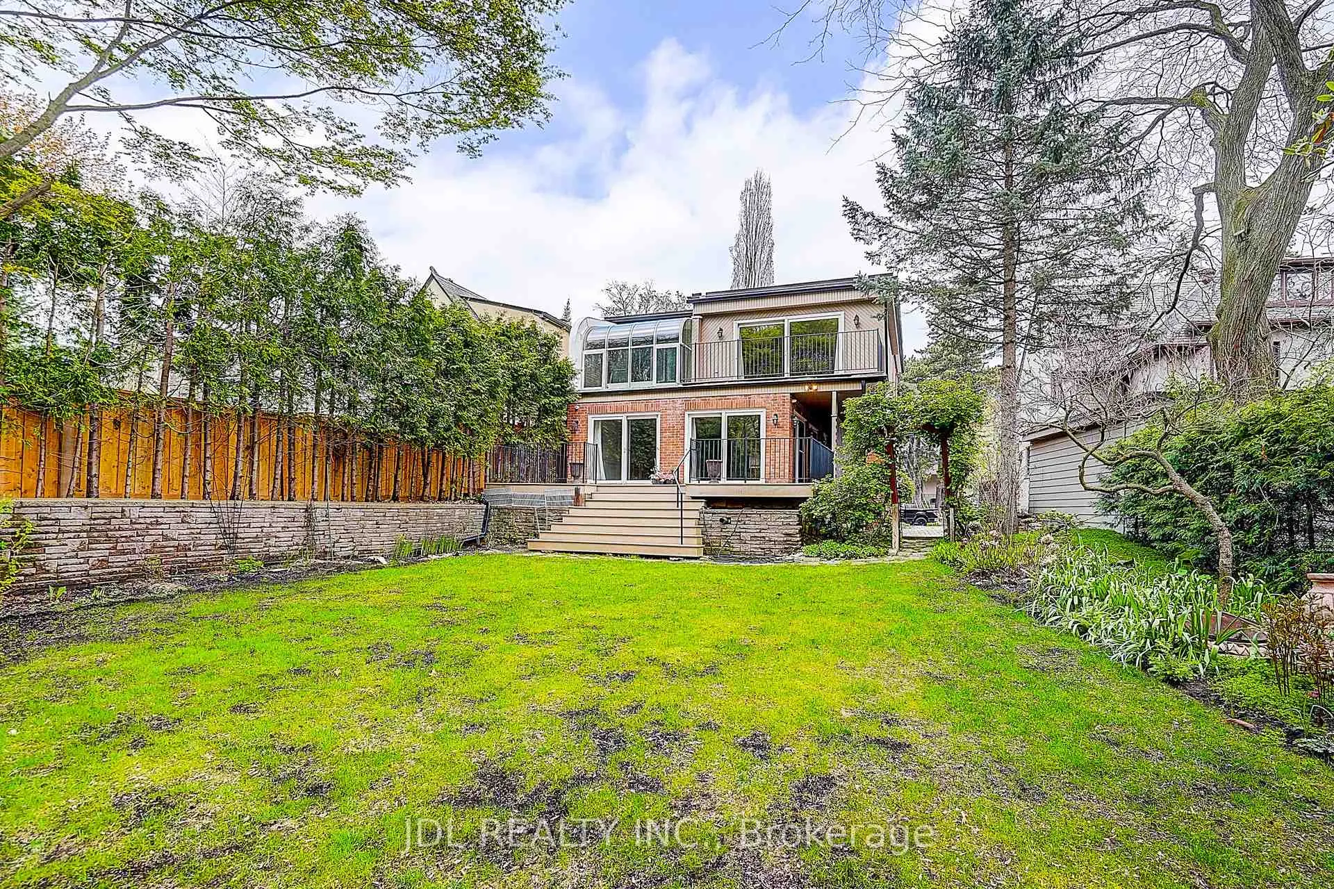 Photo 7 of 6 Nesbitt Drive, Toronto, Leaside — HOMEH