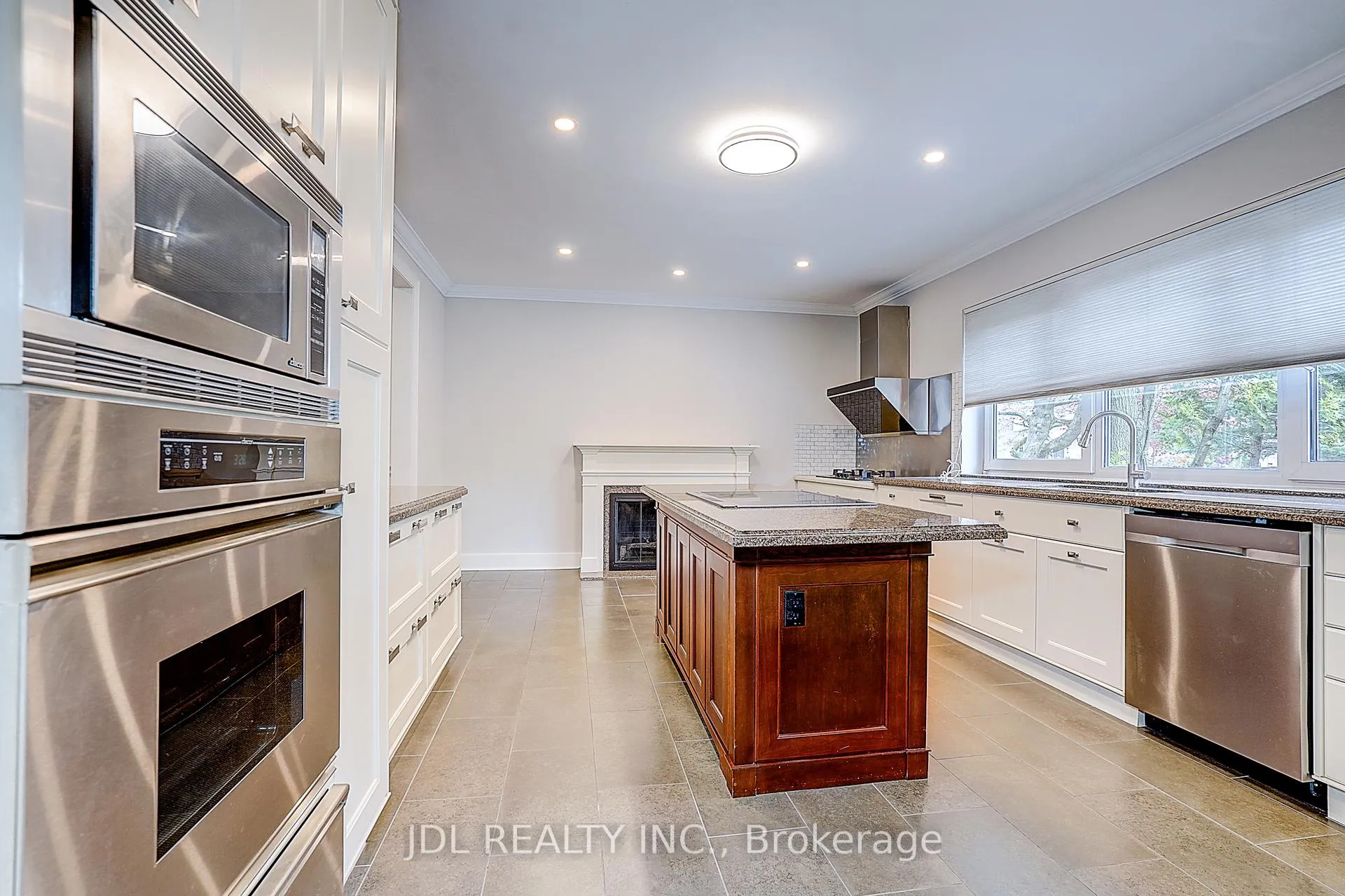 Photo 13 of 6 Nesbitt Drive, Toronto, Leaside — HOMEH