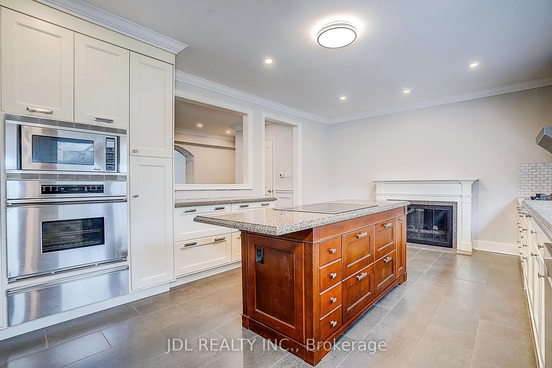 Photo 14 of 6 Nesbitt Drive, Toronto, Leaside — HOMEH