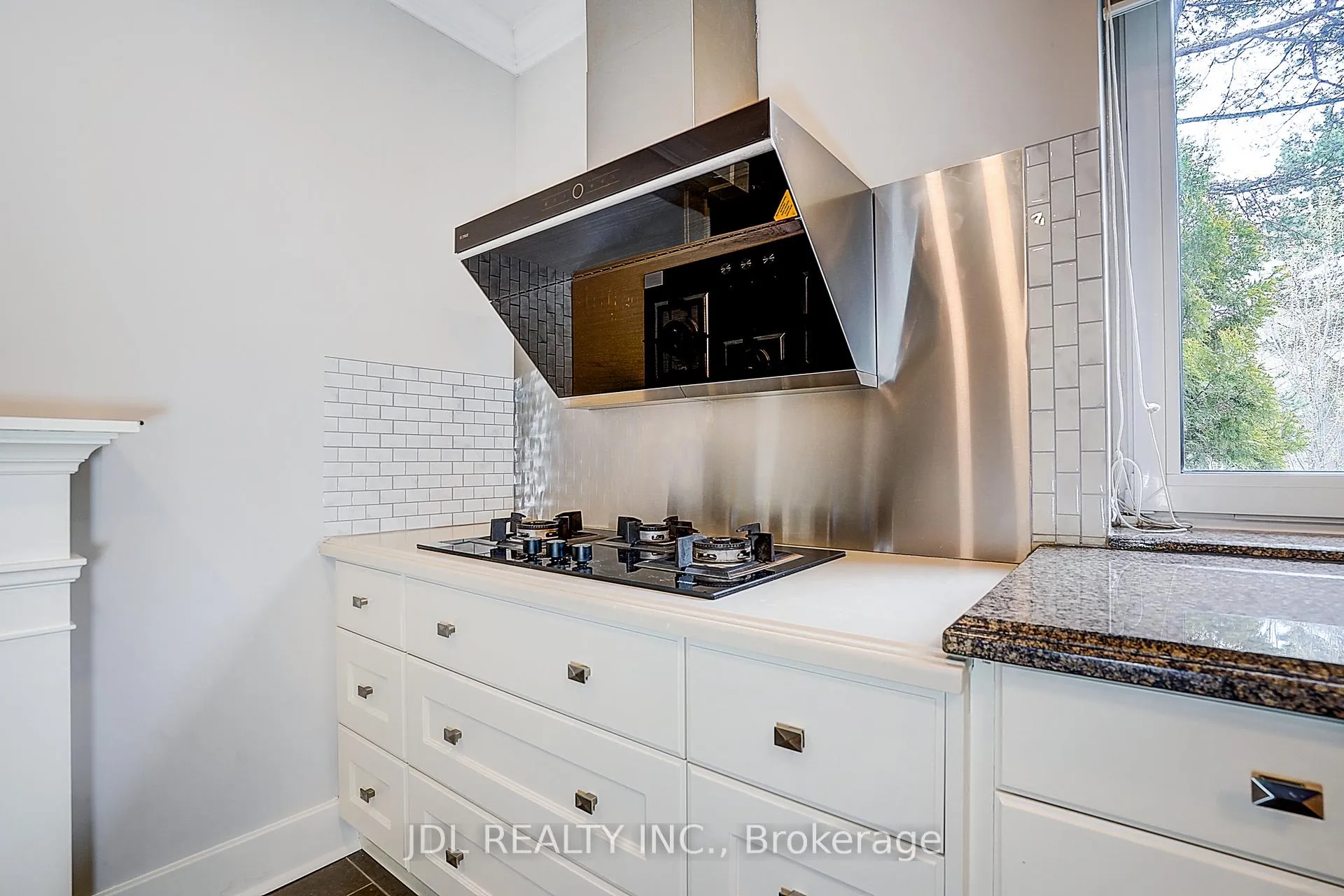 Photo 15 of 6 Nesbitt Drive, Toronto, Leaside — HOMEH