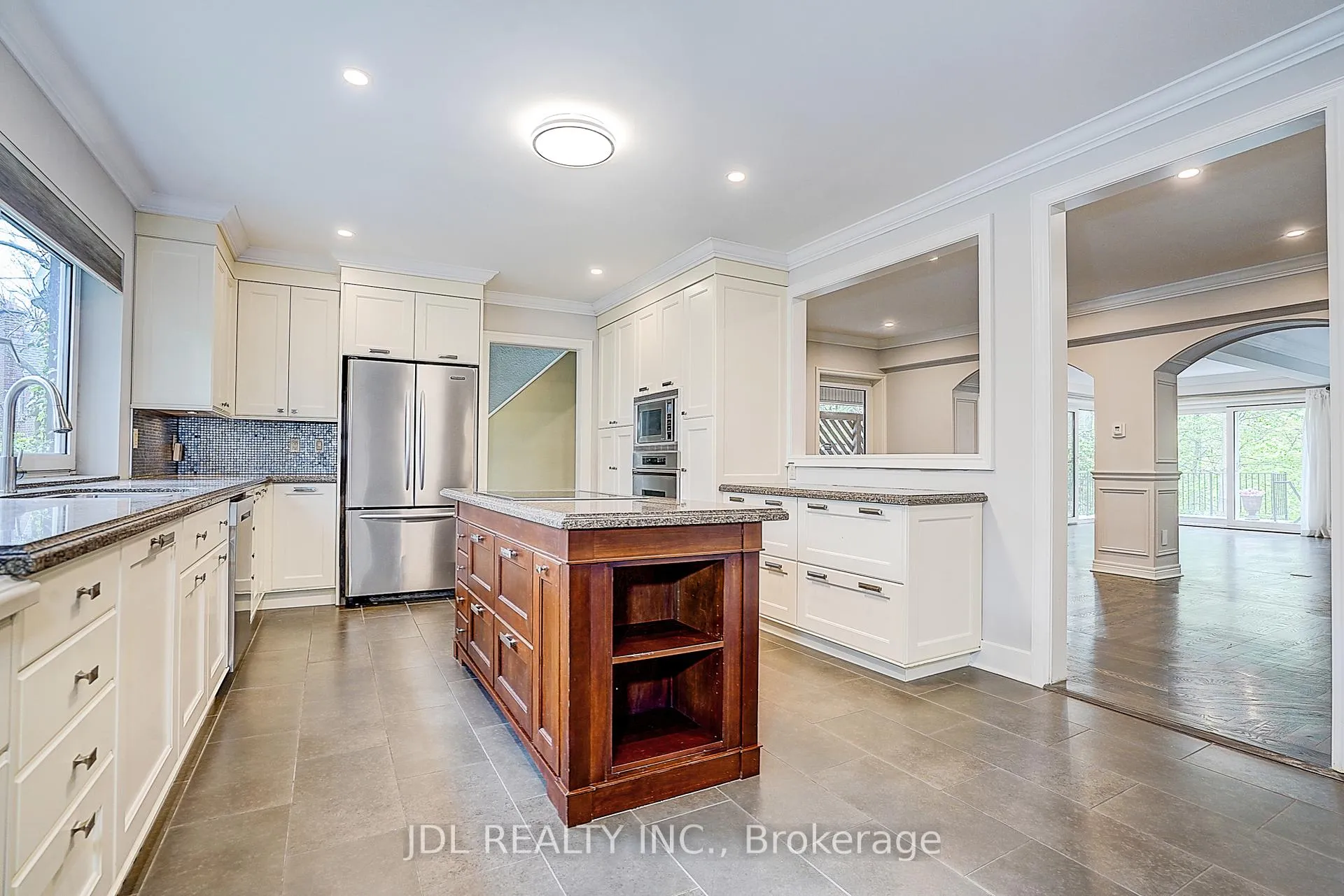 Photo 16 of 6 Nesbitt Drive, Toronto, Leaside — HOMEH
