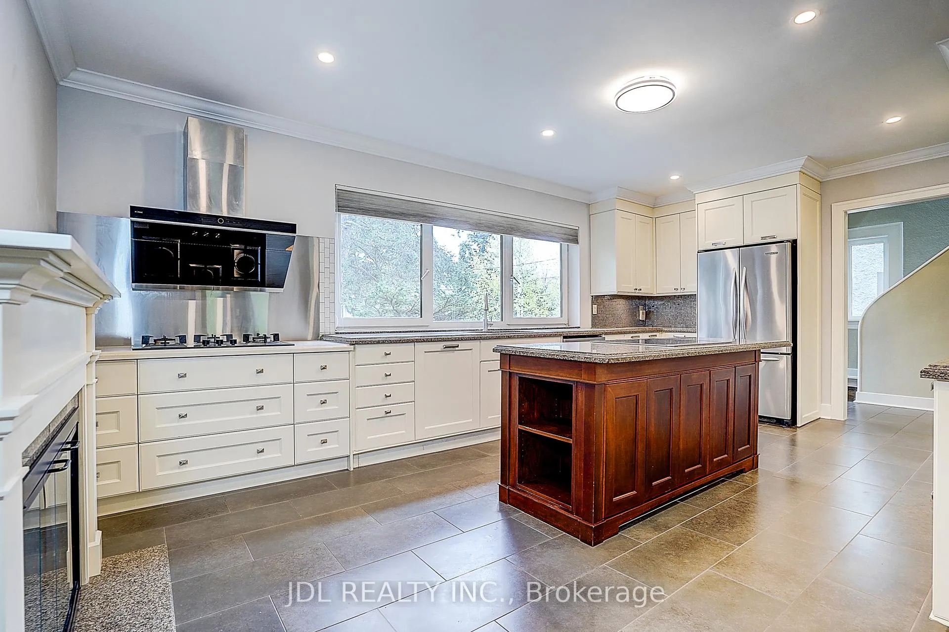 Photo 17 of 6 Nesbitt Drive, Toronto, Leaside — HOMEH