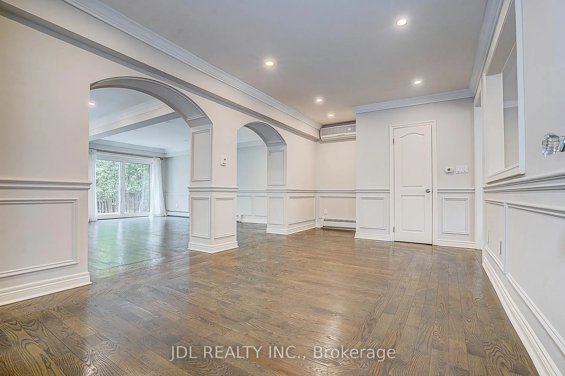 Photo 22 of 6 Nesbitt Drive, Toronto, Leaside — HOMEH