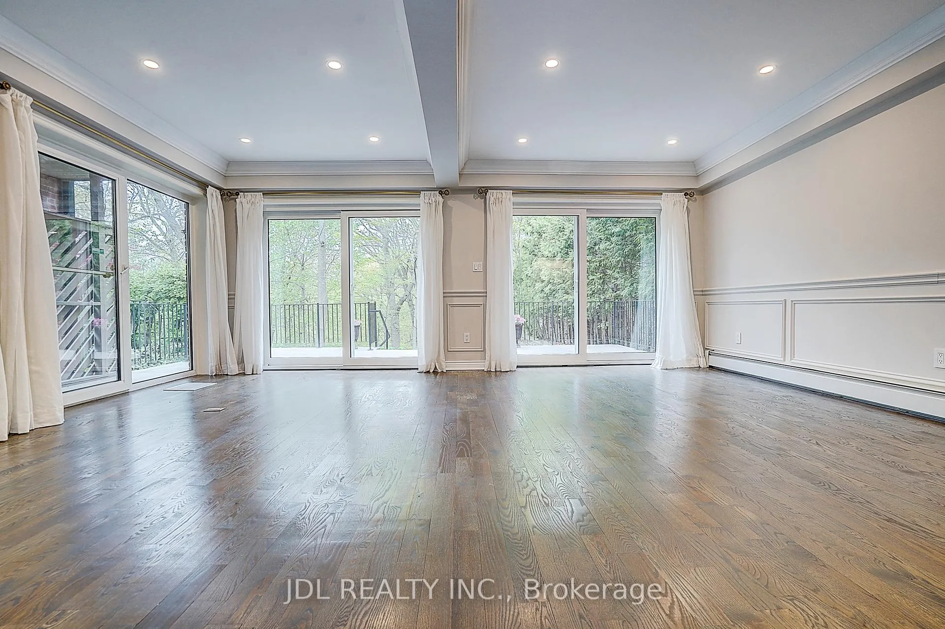 Photo 25 of 6 Nesbitt Drive, Toronto, Leaside — HOMEH