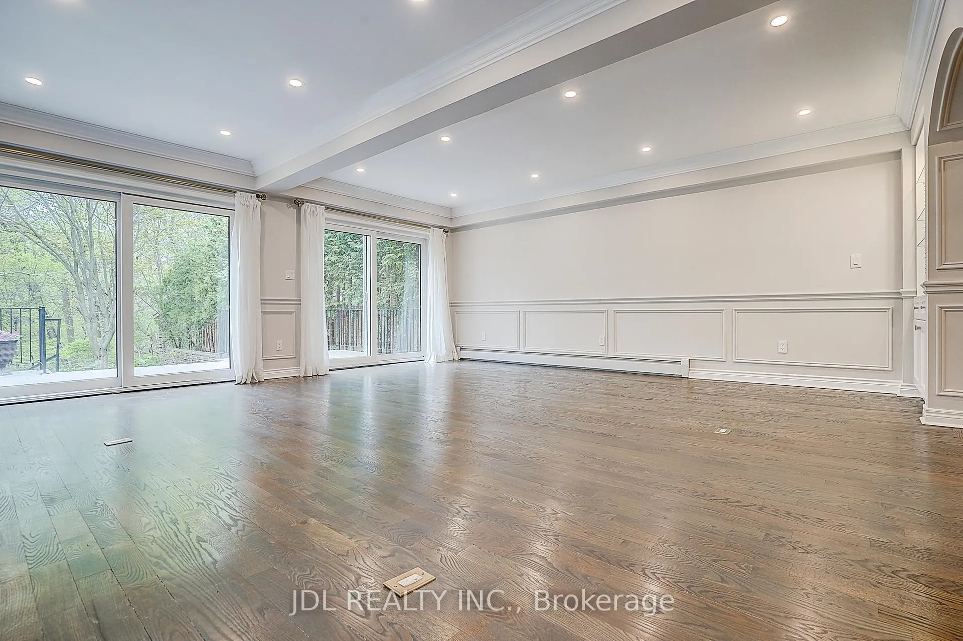Photo 26 of 6 Nesbitt Drive, Toronto, Leaside — HOMEH