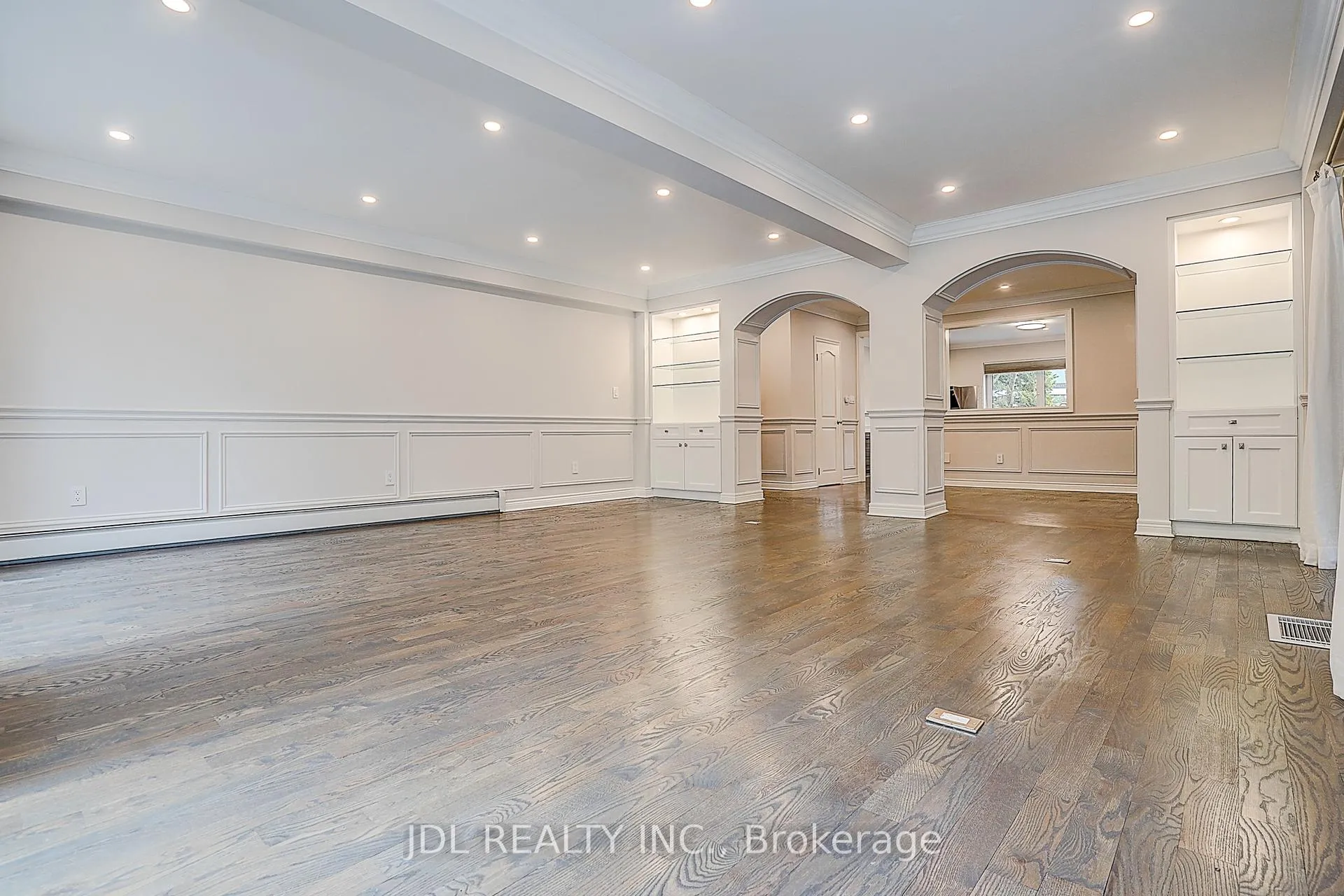 Photo 29 of 6 Nesbitt Drive, Toronto, Leaside — HOMEH