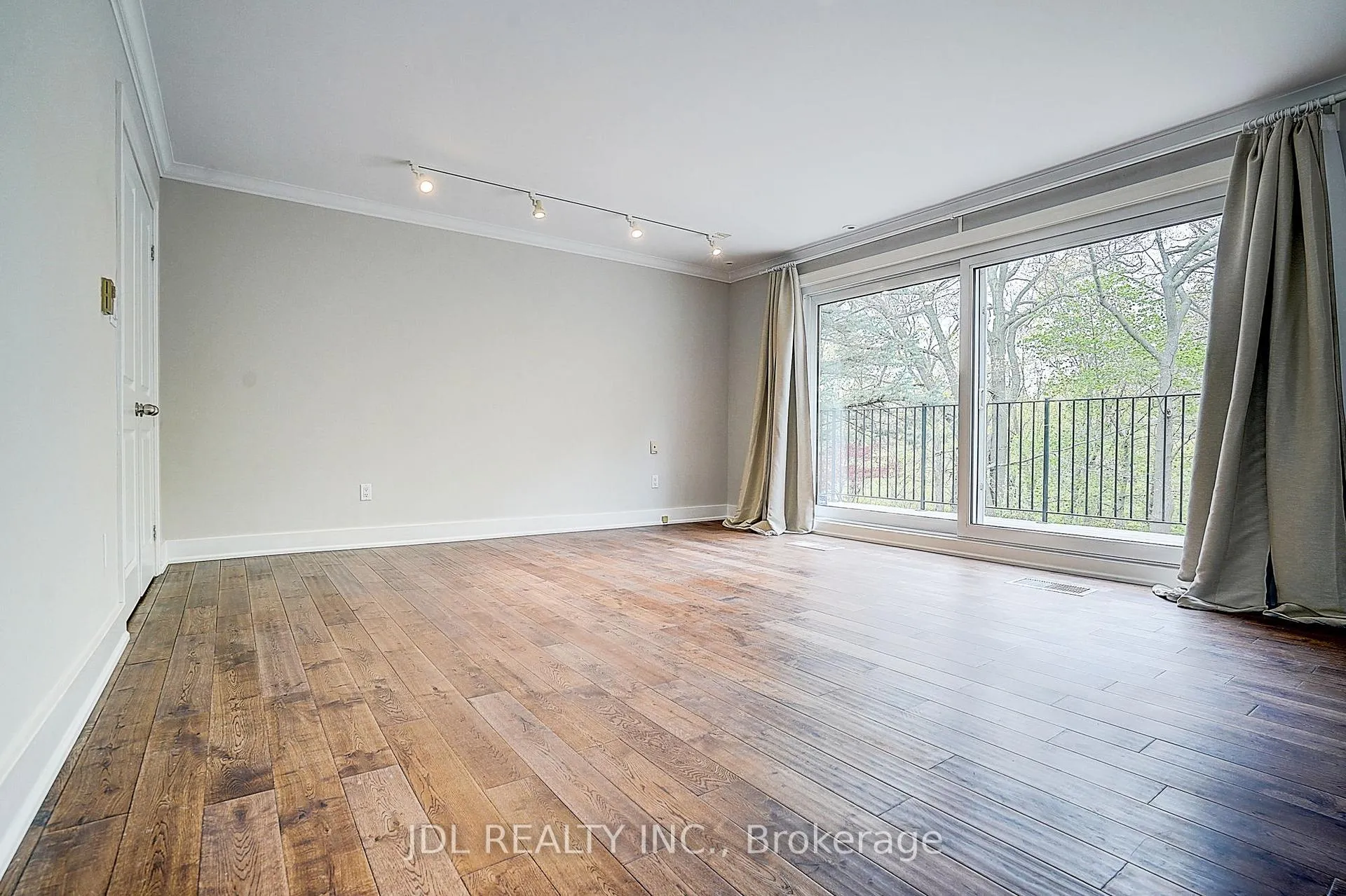 Photo 30 of 6 Nesbitt Drive, Toronto, Leaside — HOMEH