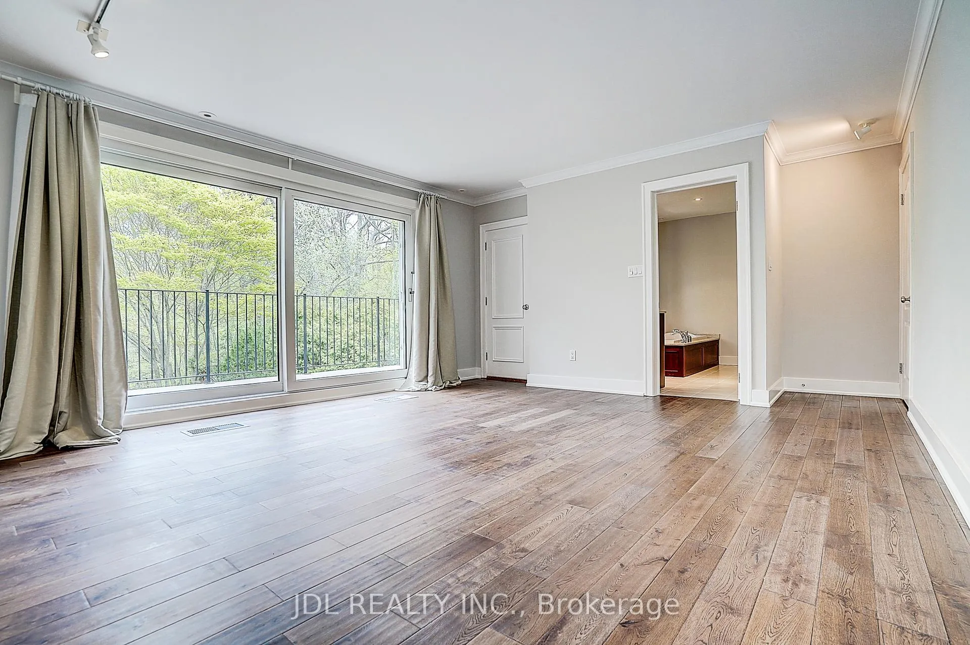 Photo 31 of 6 Nesbitt Drive, Toronto, Leaside — HOMEH