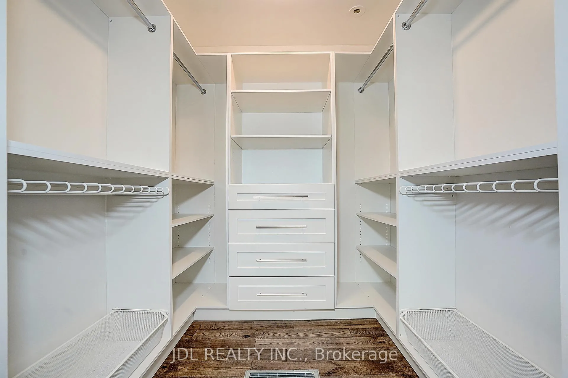 Photo 32 of 6 Nesbitt Drive, Toronto, Leaside — HOMEH