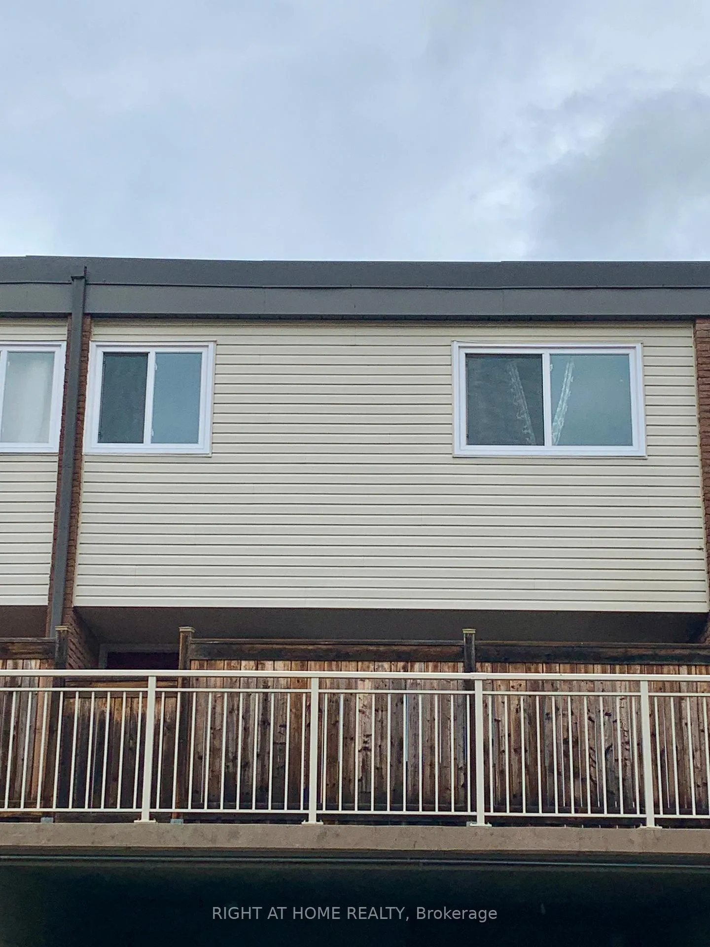Photo 1 of 129 Milestone Crescent, Aurora, Aurora Village — HOMEH