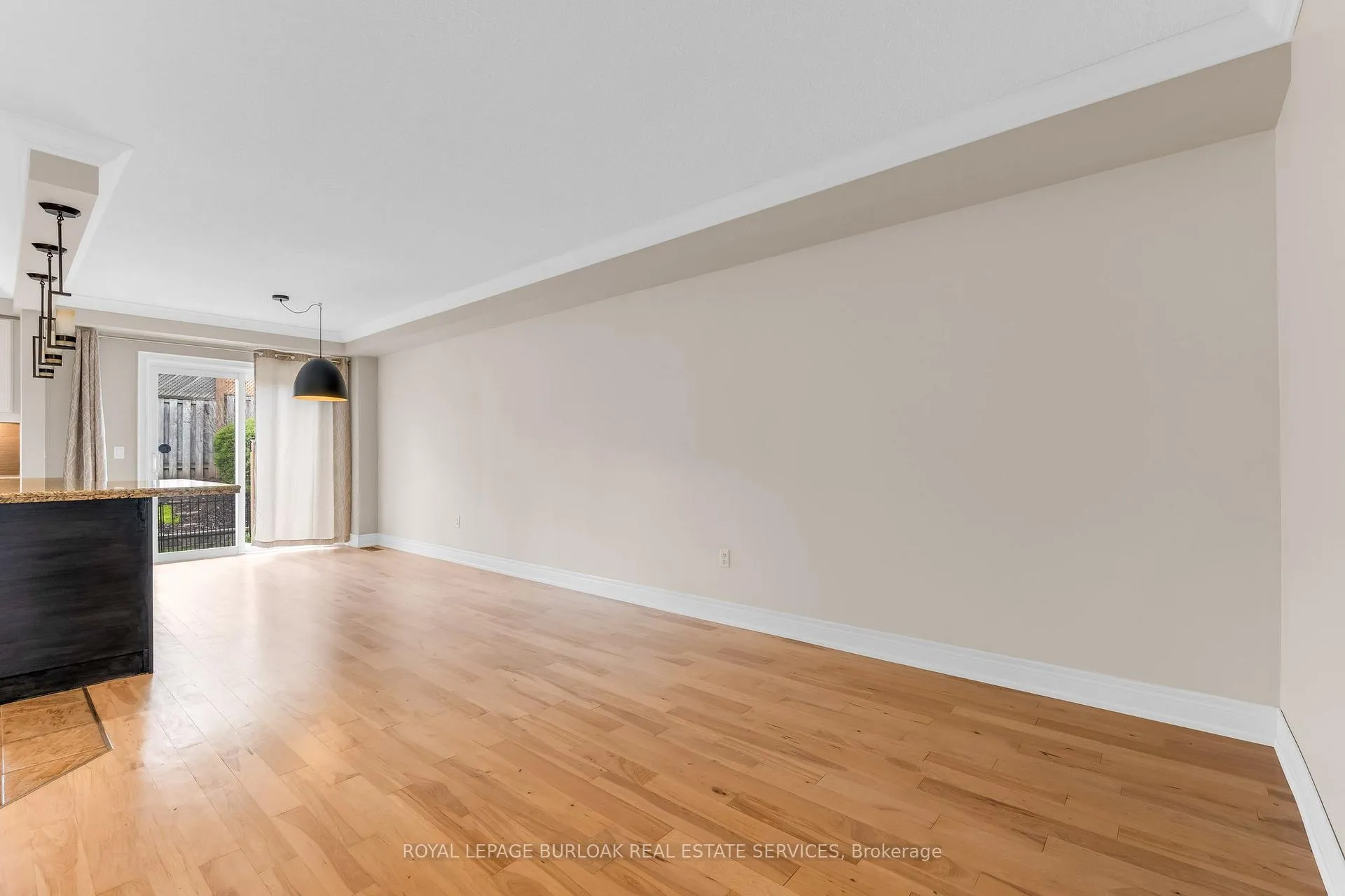 Photo 6 of Unit 20, 710 Spring Gardens Road, Burlington, Bayview — HOMEH