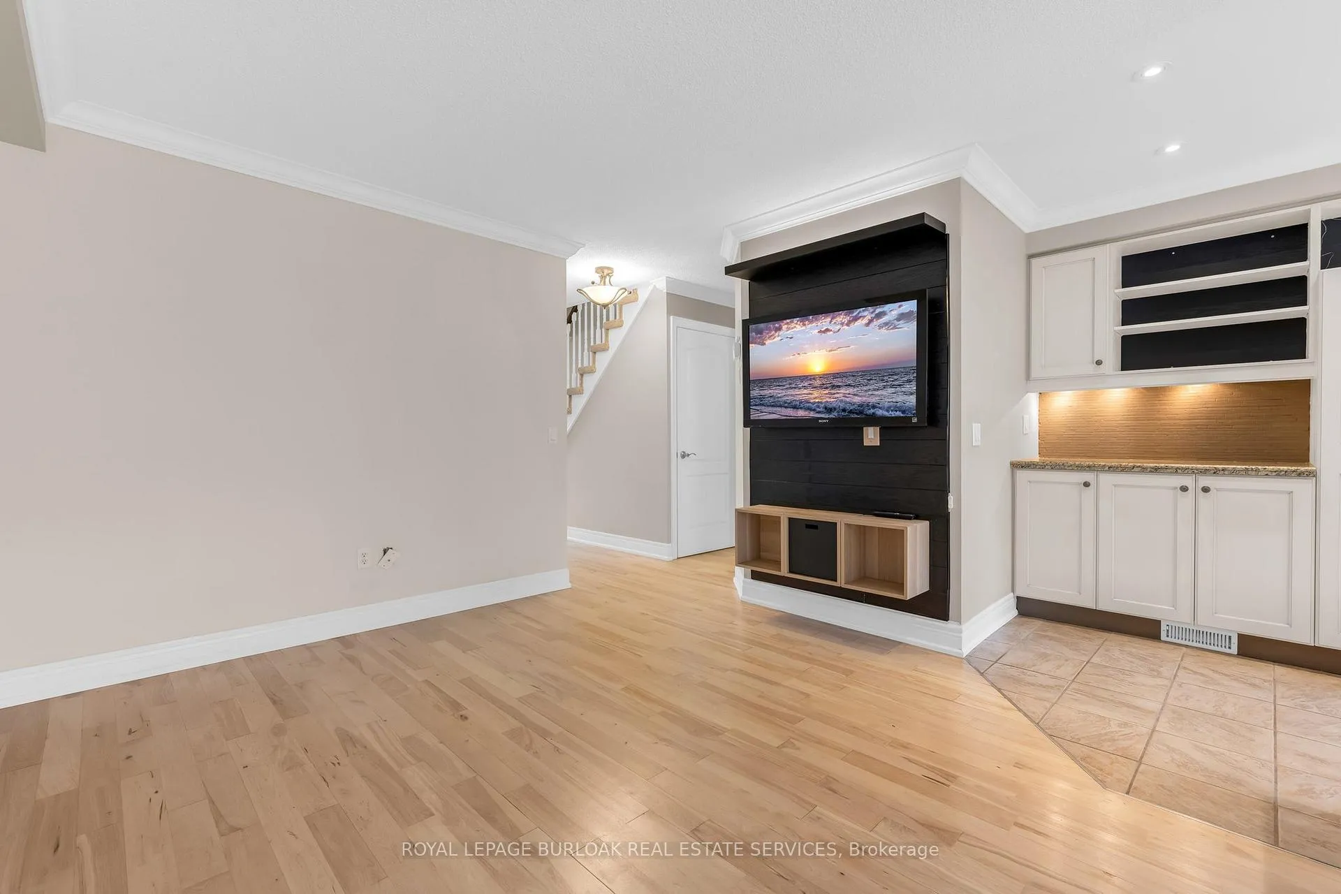 Photo 8 of Unit 20, 710 Spring Gardens Road, Burlington, Bayview — HOMEH