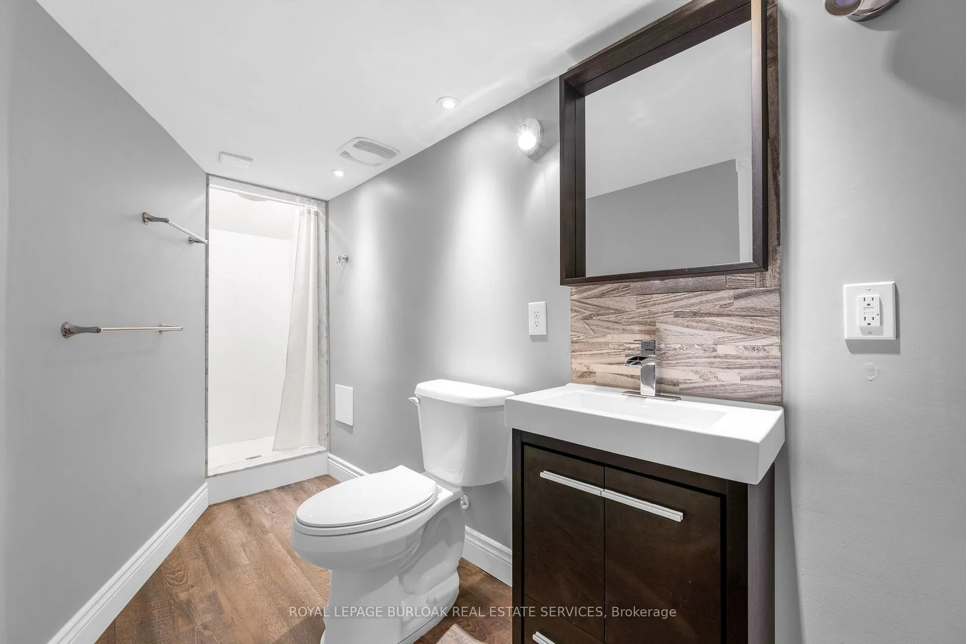 Photo 33 of Unit 20, 710 Spring Gardens Road, Burlington, Bayview — HOMEH