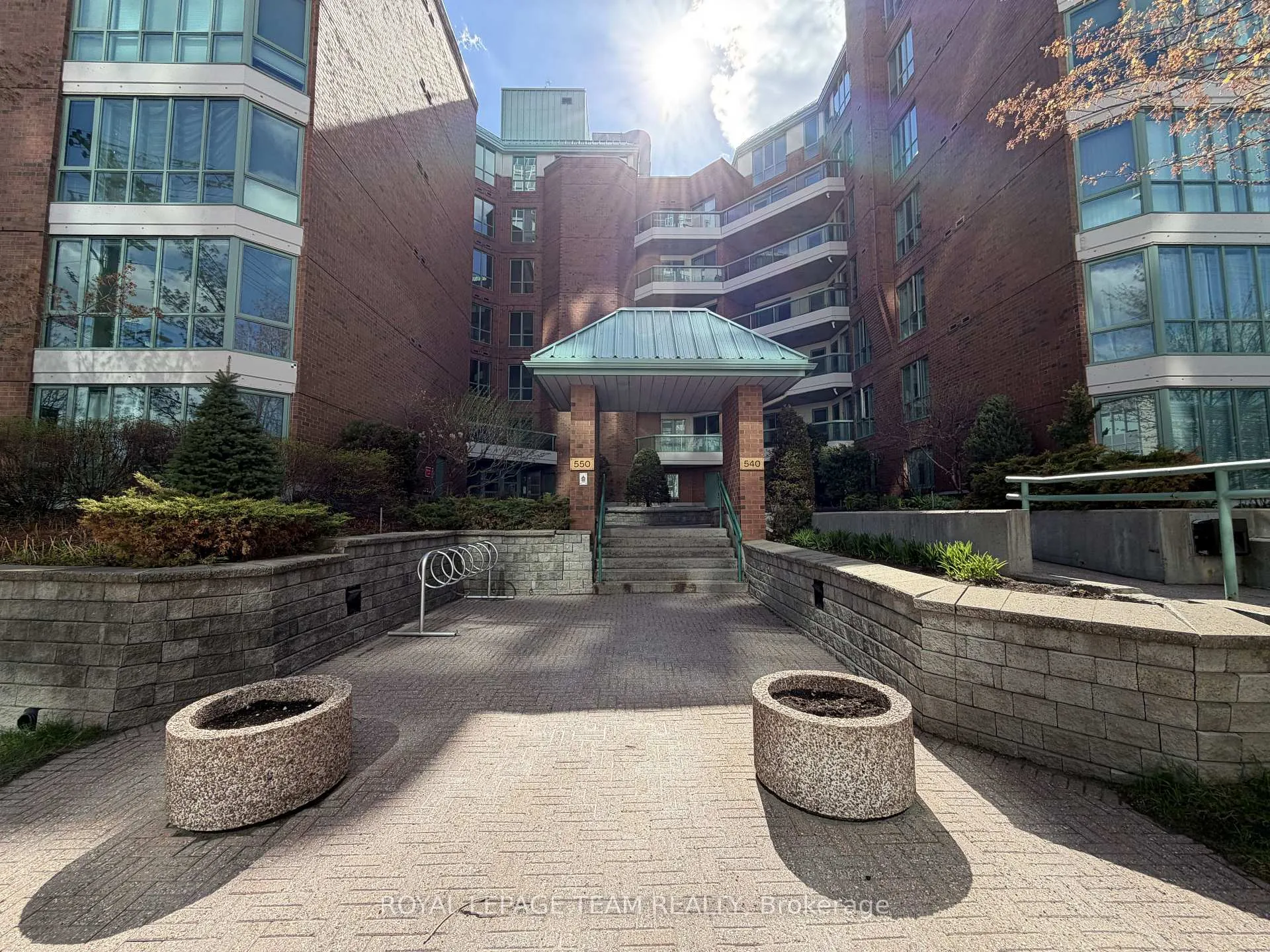 Front of Unit 102, 550 Cambridge Street S