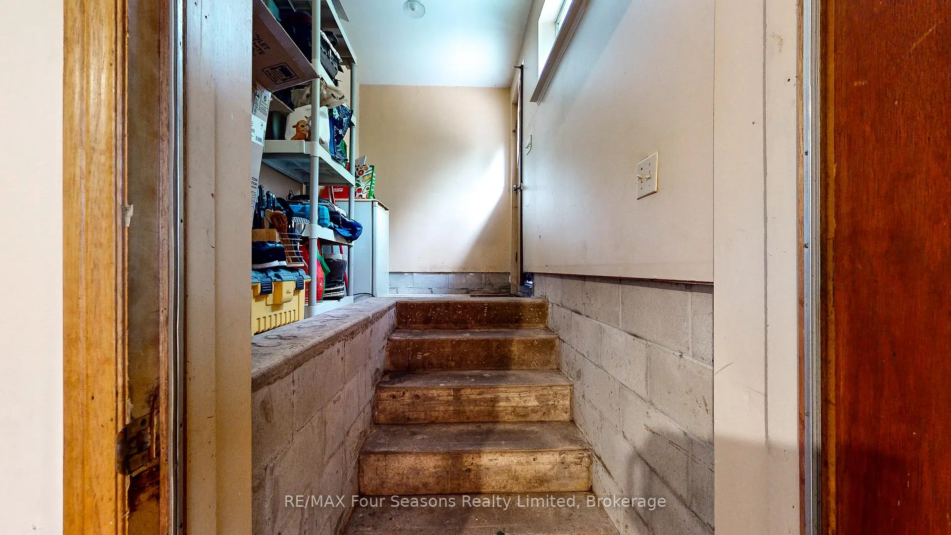 Photo 24 of 76 Arthur Street E, Blue Mountains — HOMEH