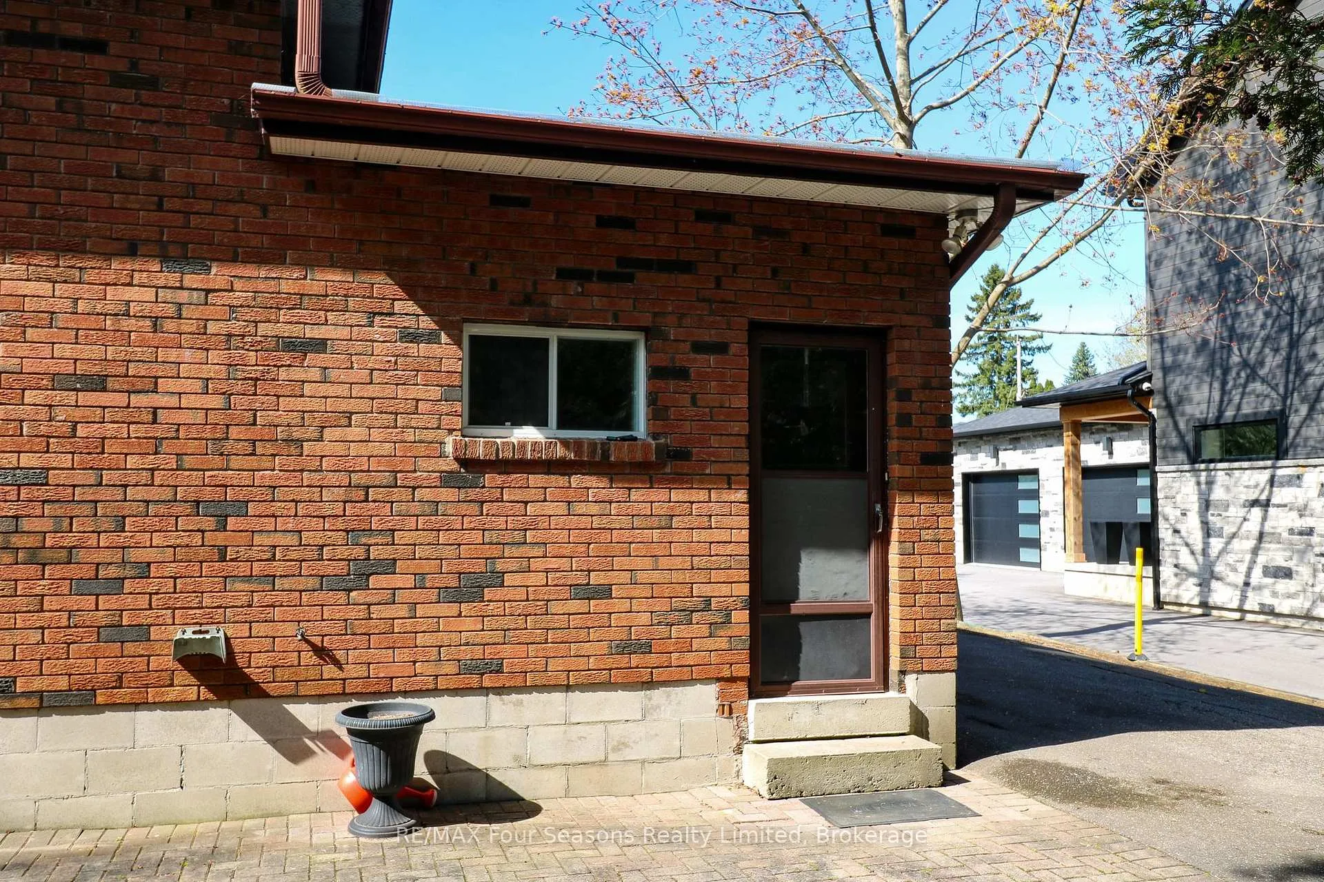 Photo 36 of 76 Arthur Street E, Blue Mountains — HOMEH