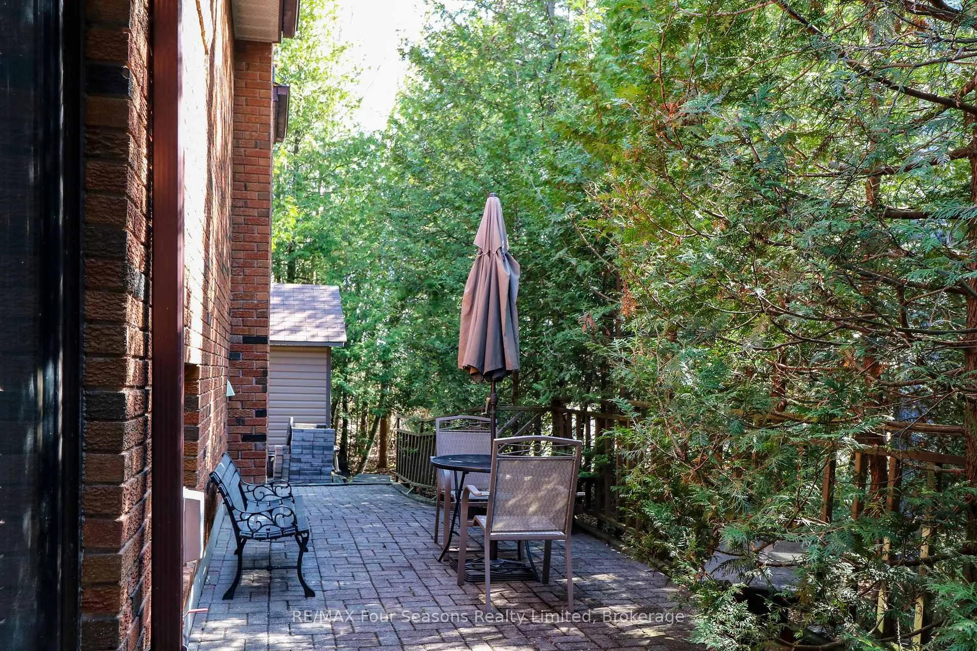 Photo 39 of 76 Arthur Street E, Blue Mountains — HOMEH