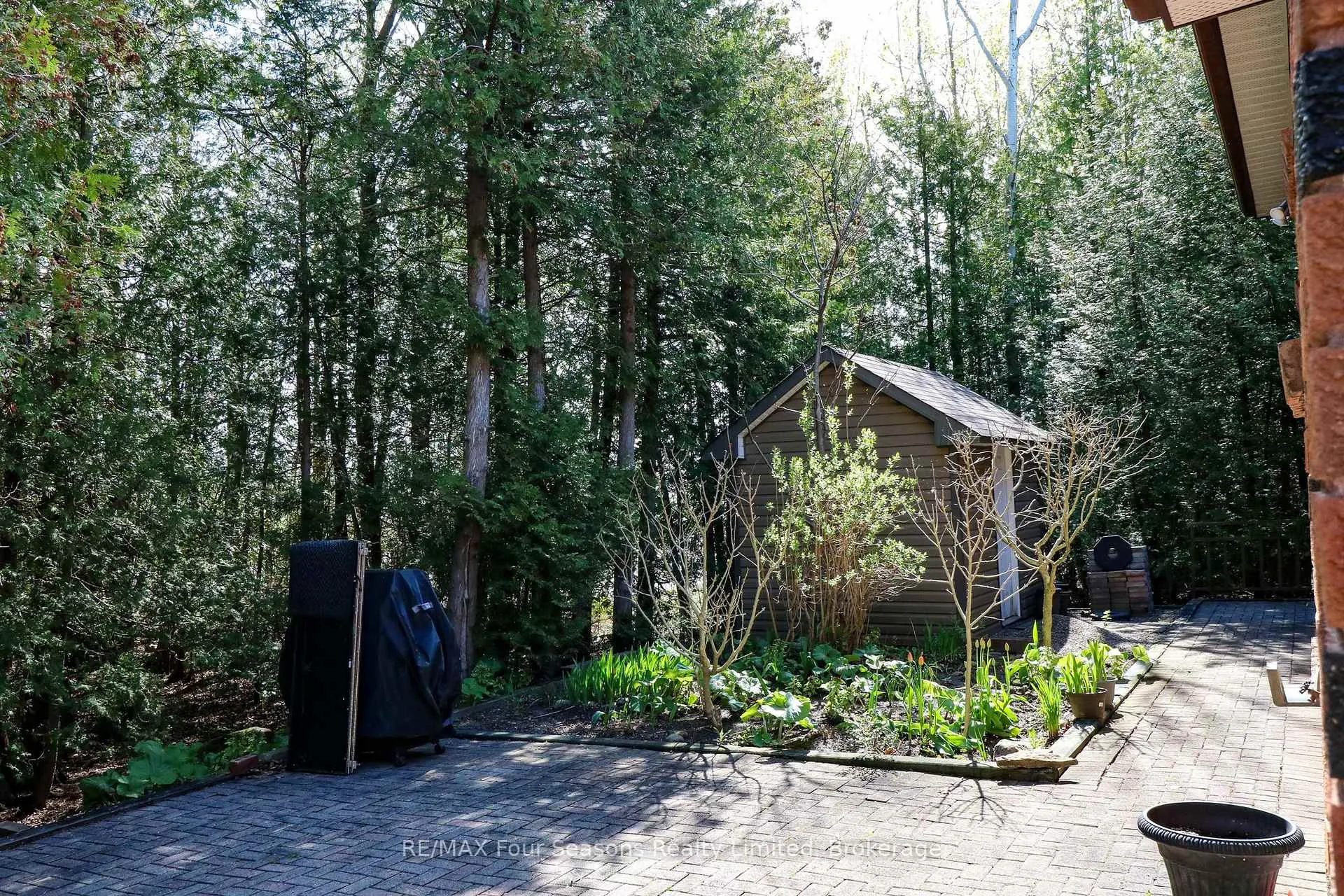 Photo 40 of 76 Arthur Street E, Blue Mountains — HOMEH
