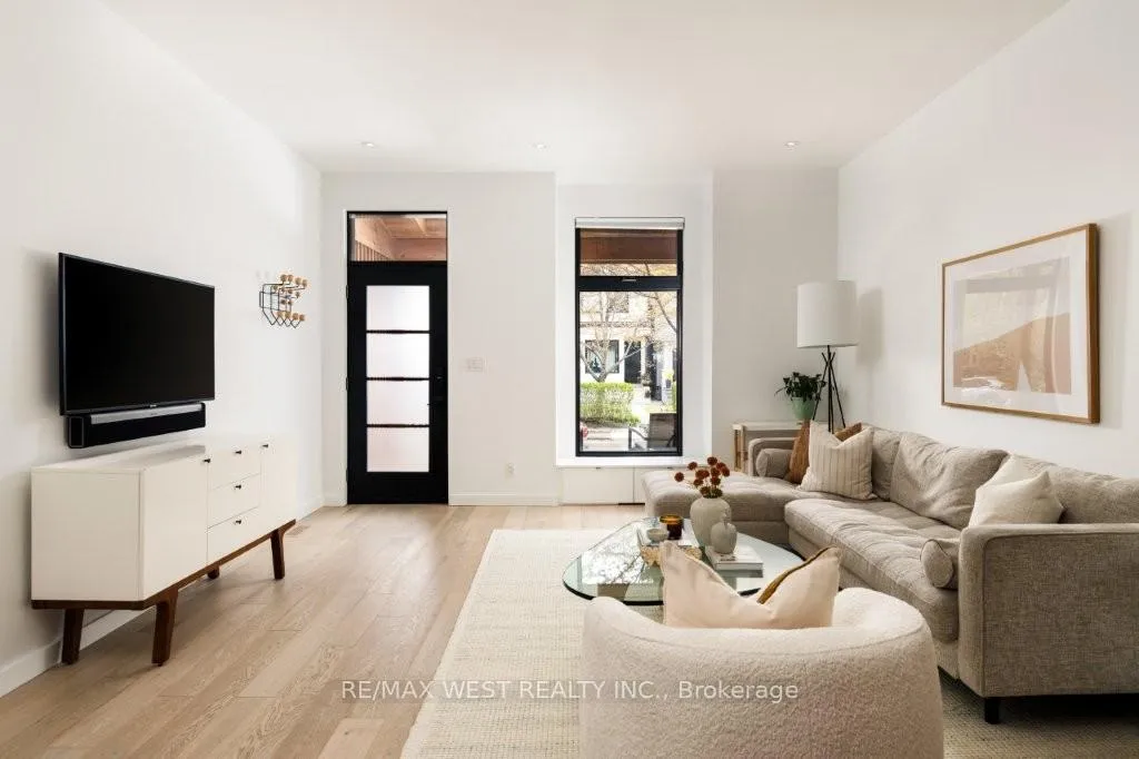 Photo 4 of 110 Fern Avenue, Toronto, Roncesvalles — HOMEH
