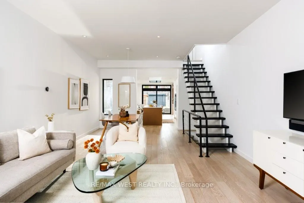 Photo 5 of 110 Fern Avenue, Toronto, Roncesvalles — HOMEH