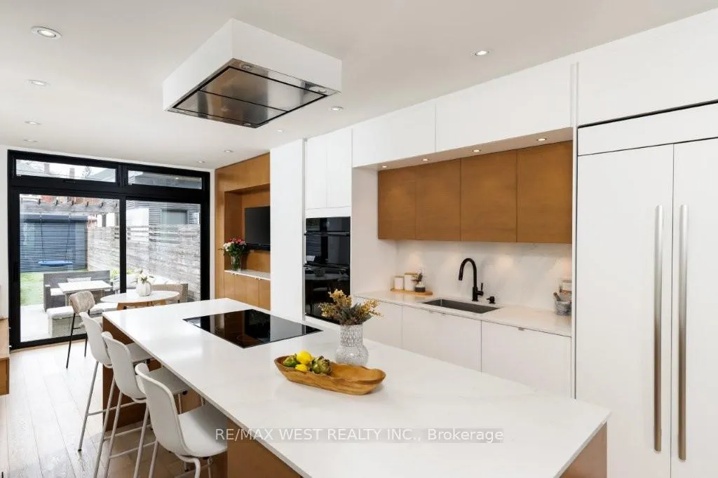 Photo 10 of 110 Fern Avenue, Toronto, Roncesvalles — HOMEH