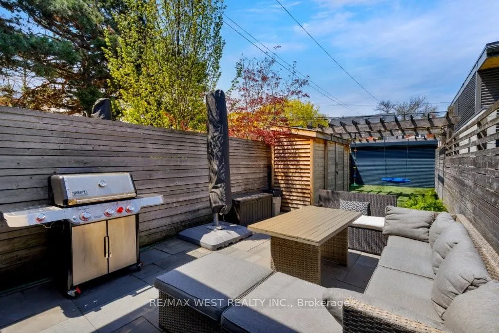Photo 15 of 110 Fern Avenue, Toronto, Roncesvalles — HOMEH