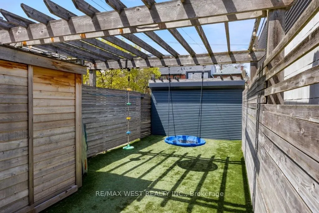 Photo 18 of 110 Fern Avenue, Toronto, Roncesvalles — HOMEH