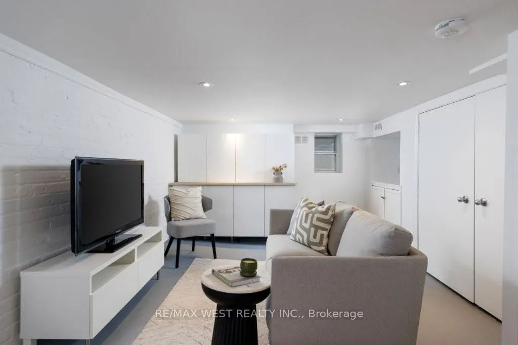 Photo 31 of 110 Fern Avenue, Toronto, Roncesvalles — HOMEH