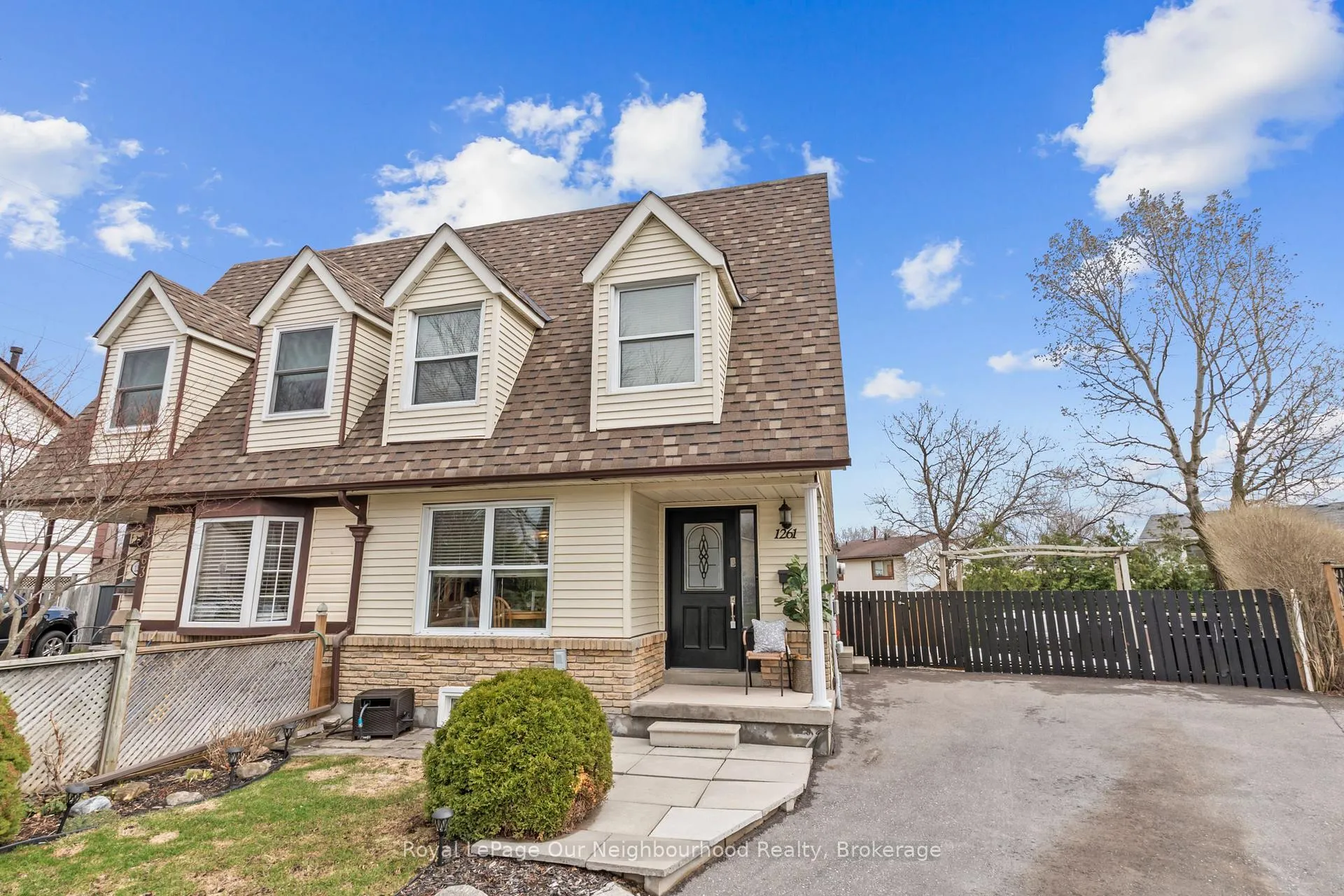 Photo 2 of 1261 Ludlow Court, Oshawa, Centennial — HOMEH
