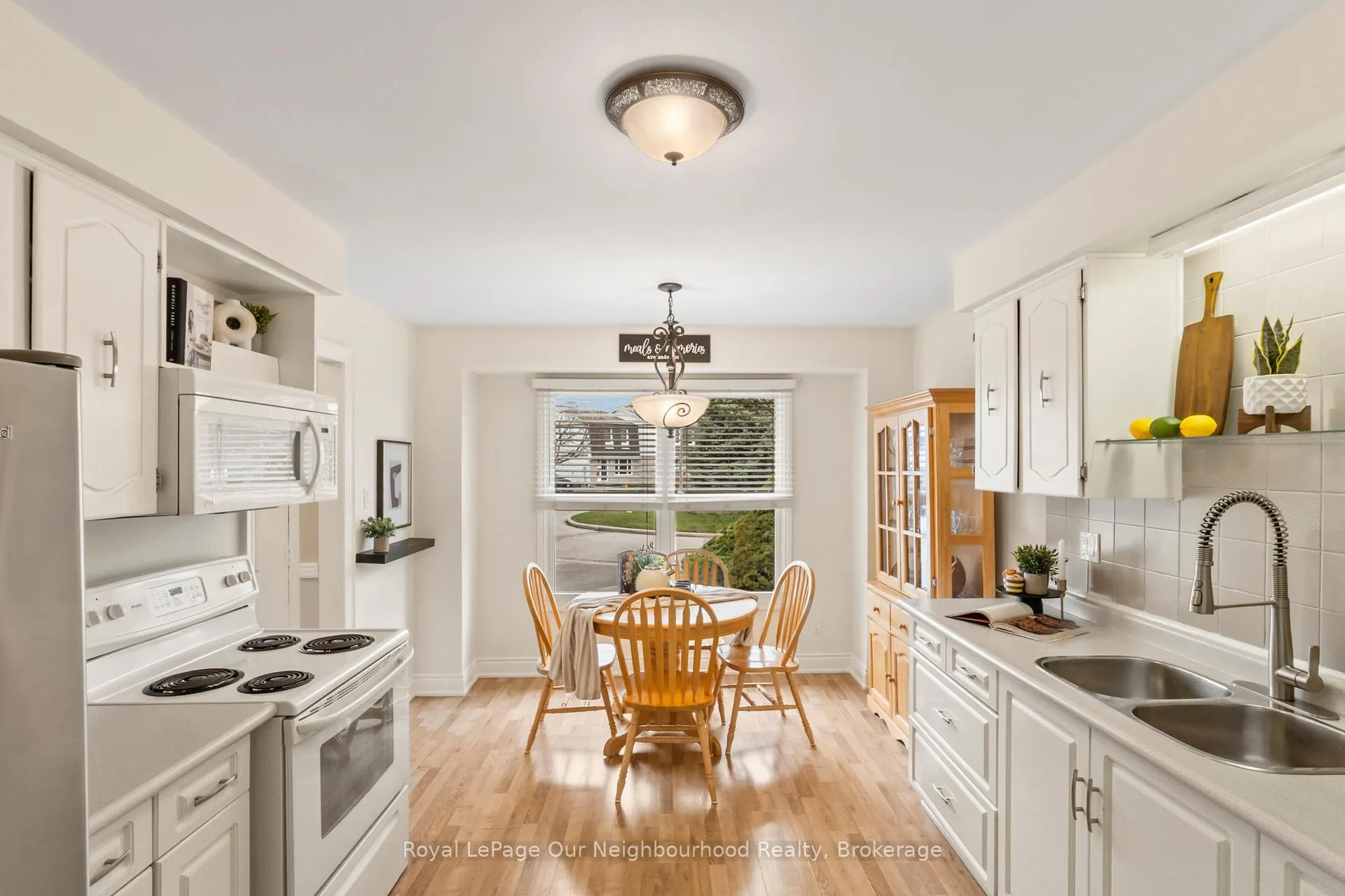 Photo 10 of 1261 Ludlow Court, Oshawa, Centennial — HOMEH