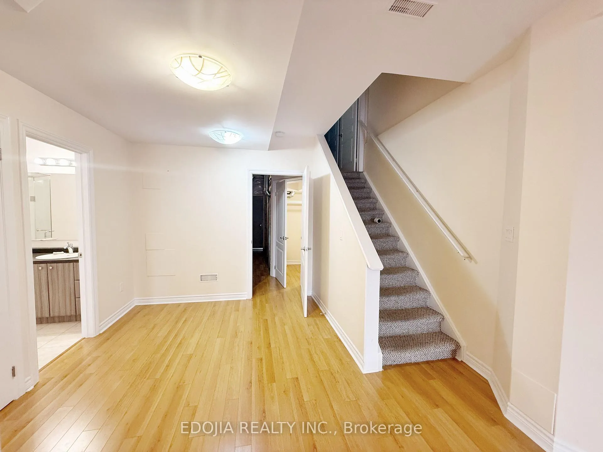 Photo 6 of Unit (Bsmt), 265 Oberfrick Avenue, Vaughan, Patterson — HOMEH