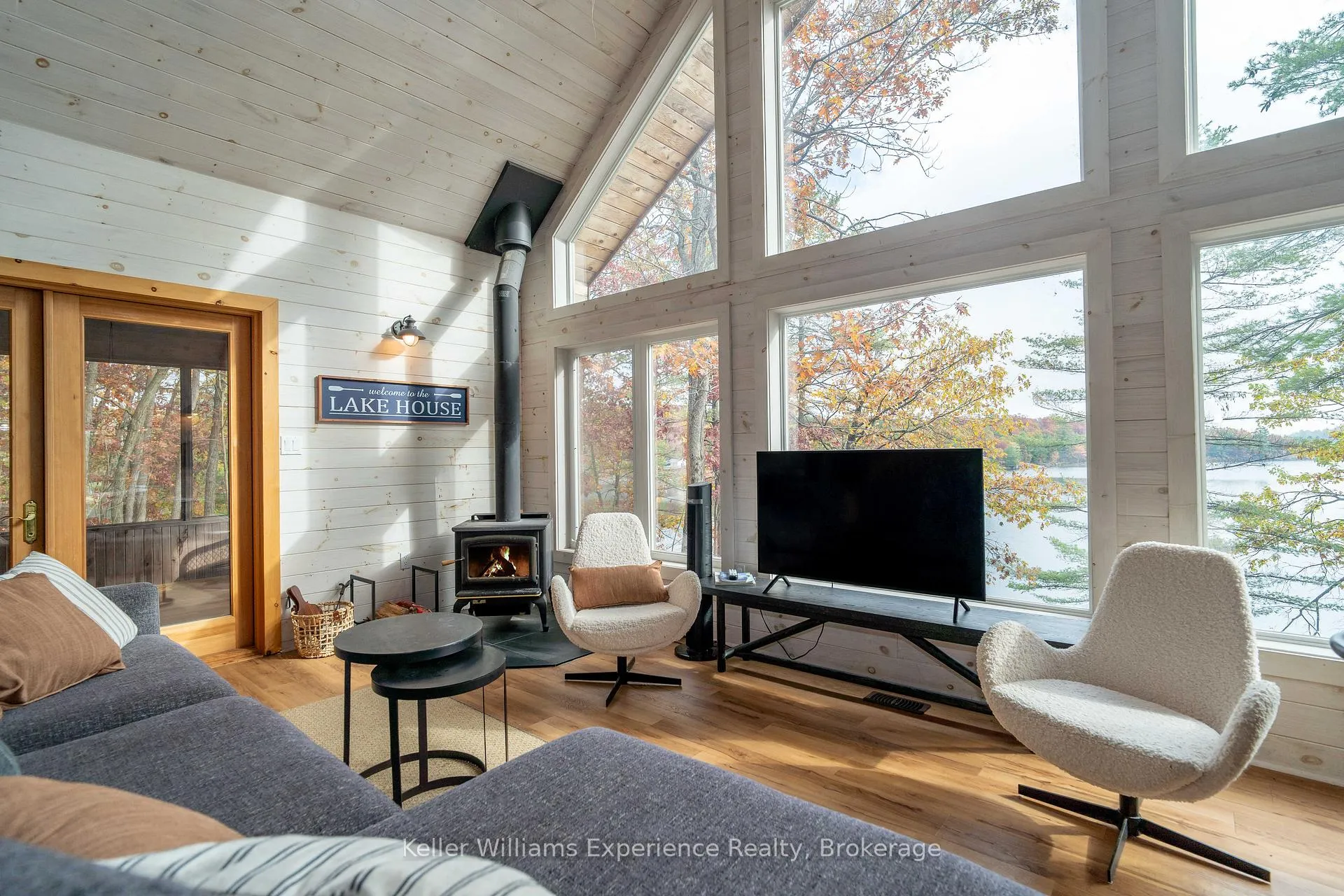 Photo 4 of 1317 West Lionshead Road, Gravenhurst, Wood (Gravenhurst) — HOMEH