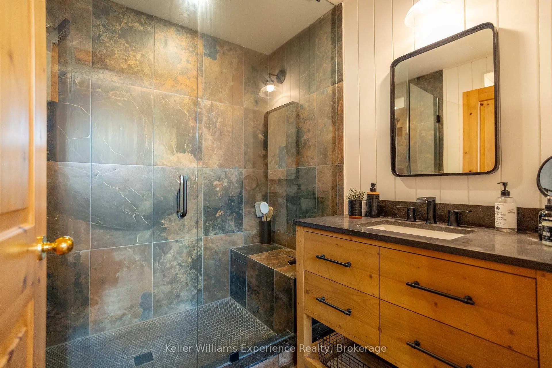 Photo 16 of 1317 West Lionshead Road, Gravenhurst, Wood (Gravenhurst) — HOMEH