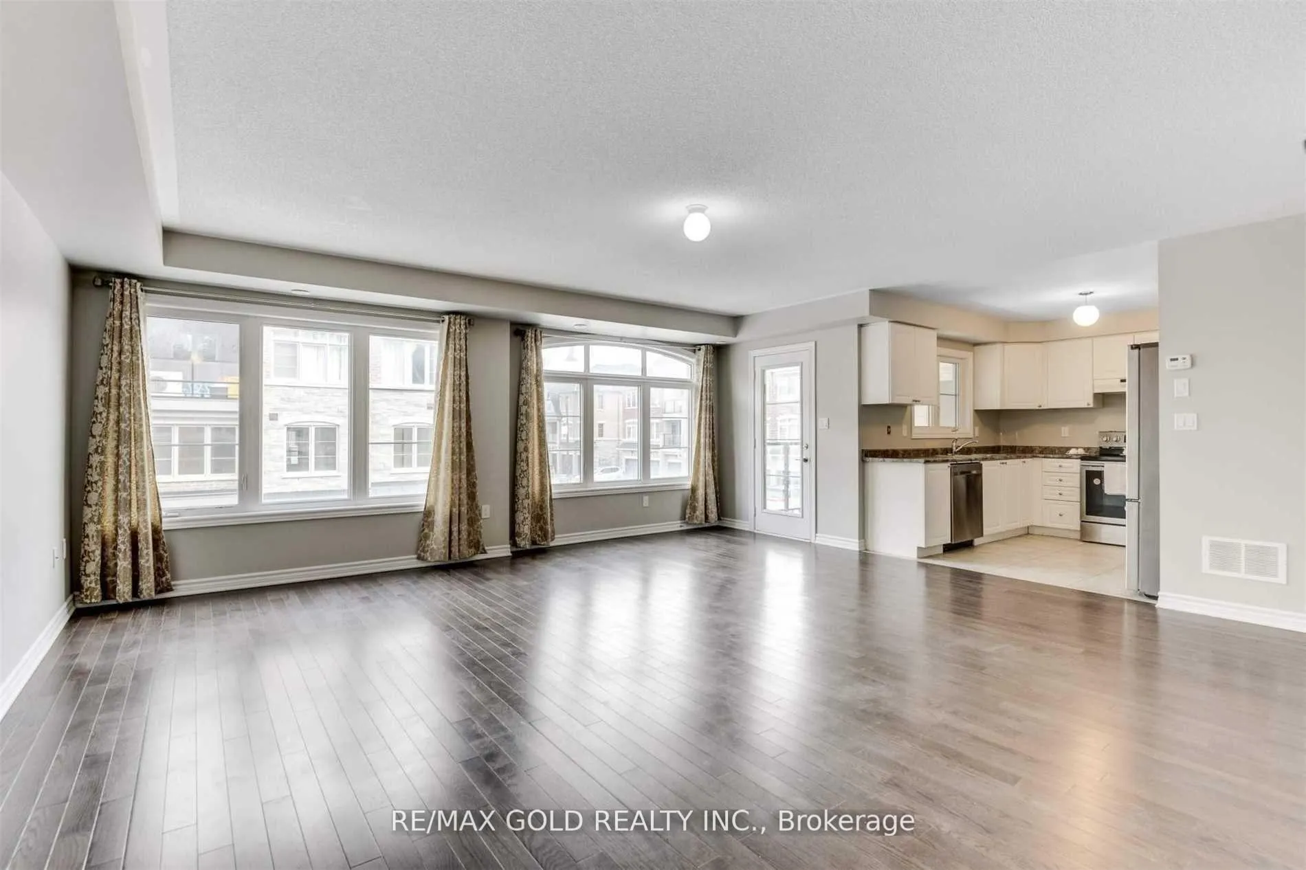 Photo 4 of Unit 108, 200 Veterans Drive, Brampton, Northwest Brampton — HOMEH