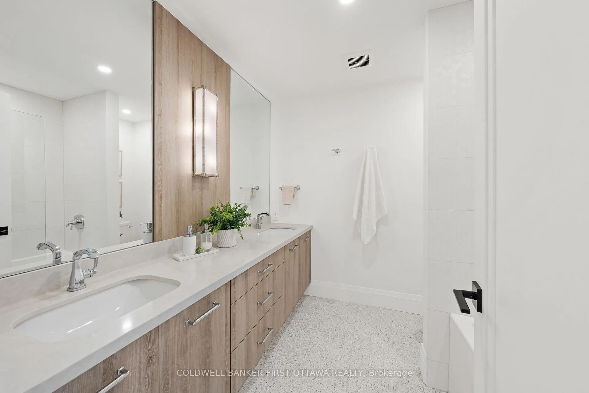 Photo 35 of 6619 Marina Drive, Ottawa, Manotick South to Roger Stevens — HOMEH
