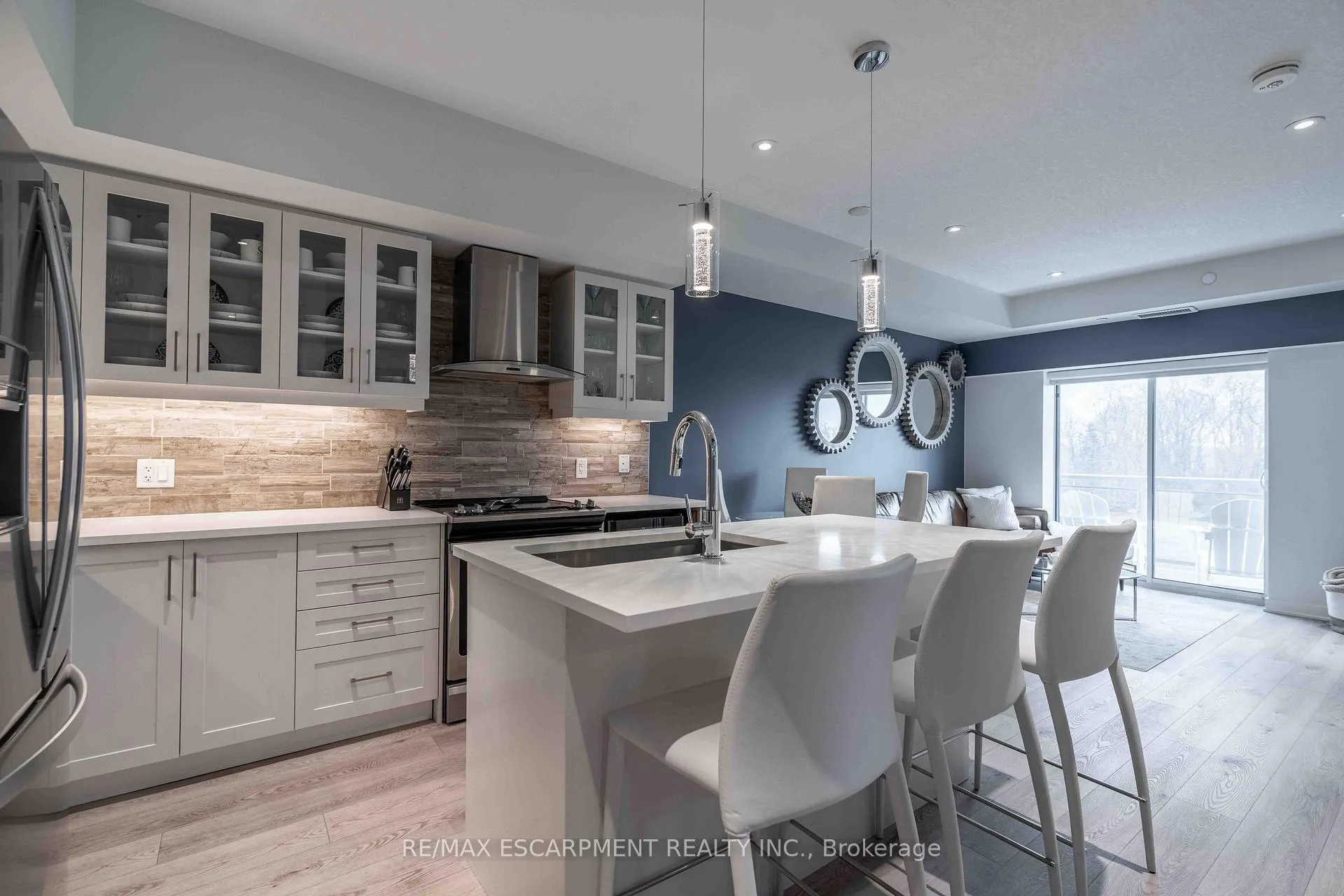 Photo 4 of Unit 504, 16 Markle Crescent, Hamilton, Ancaster — HOMEH