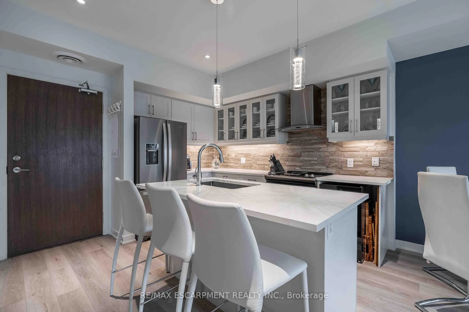 Photo 5 of Unit 504, 16 Markle Crescent, Hamilton, Ancaster — HOMEH