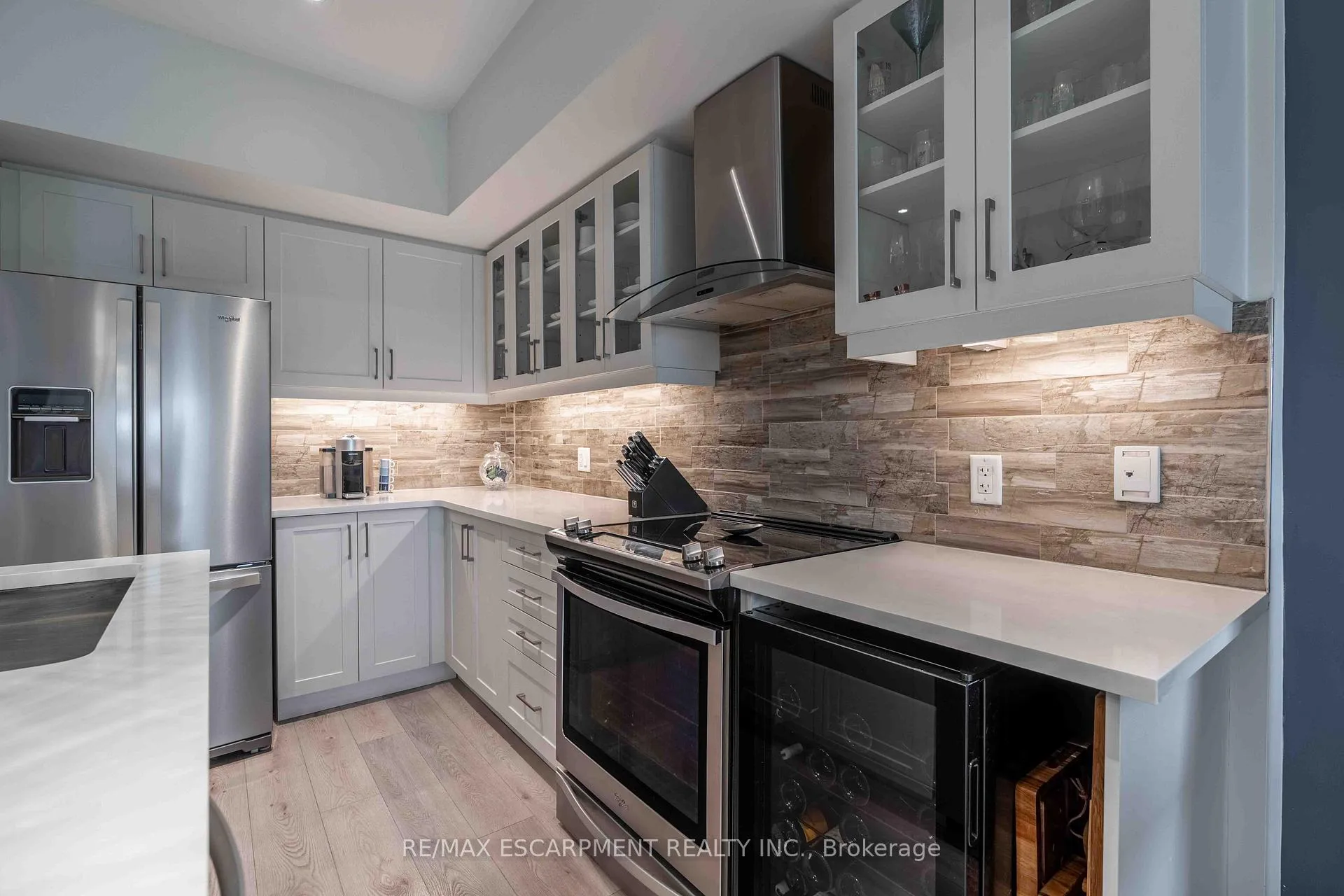 Photo 6 of Unit 504, 16 Markle Crescent, Hamilton, Ancaster — HOMEH