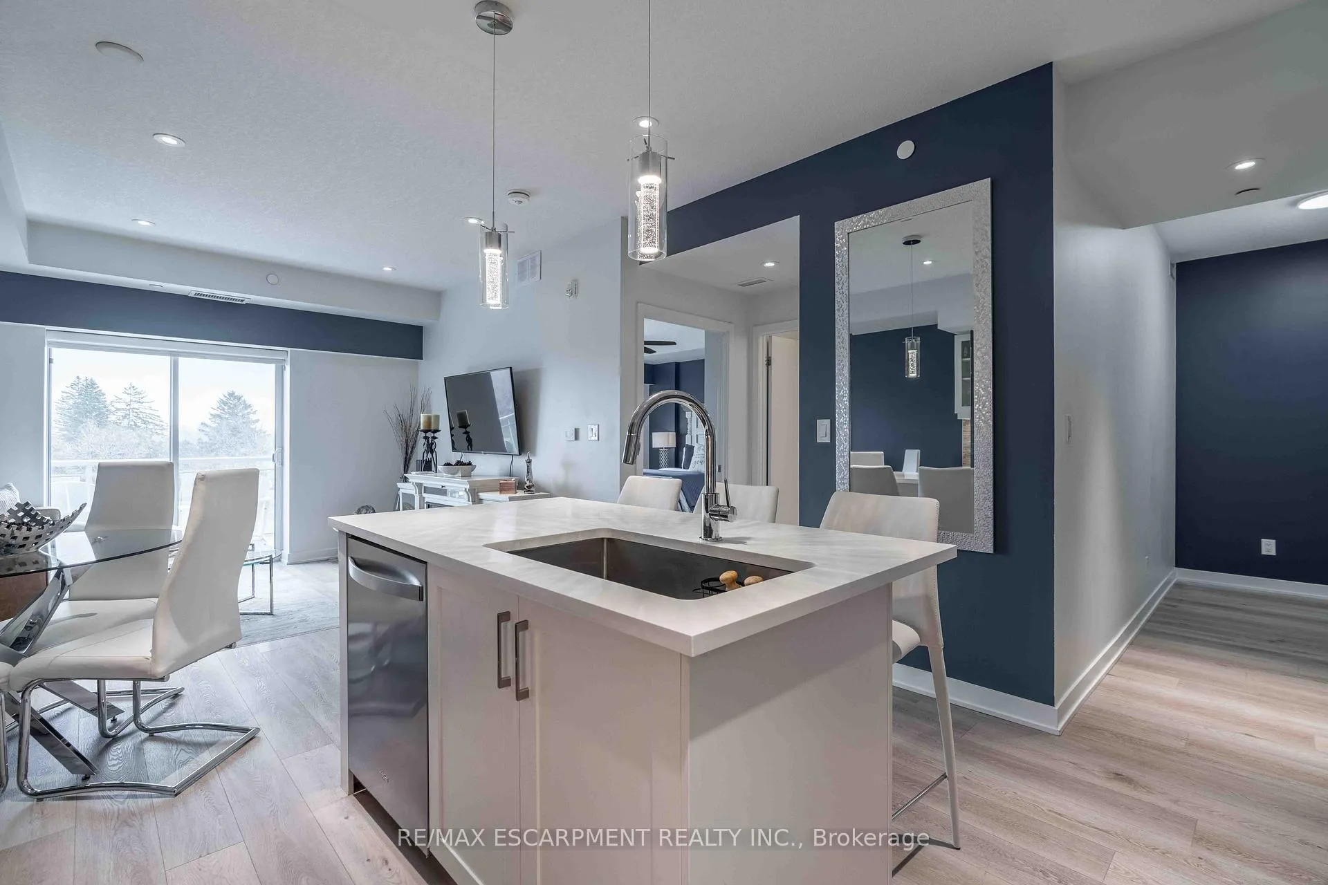 Photo 8 of Unit 504, 16 Markle Crescent, Hamilton, Ancaster — HOMEH