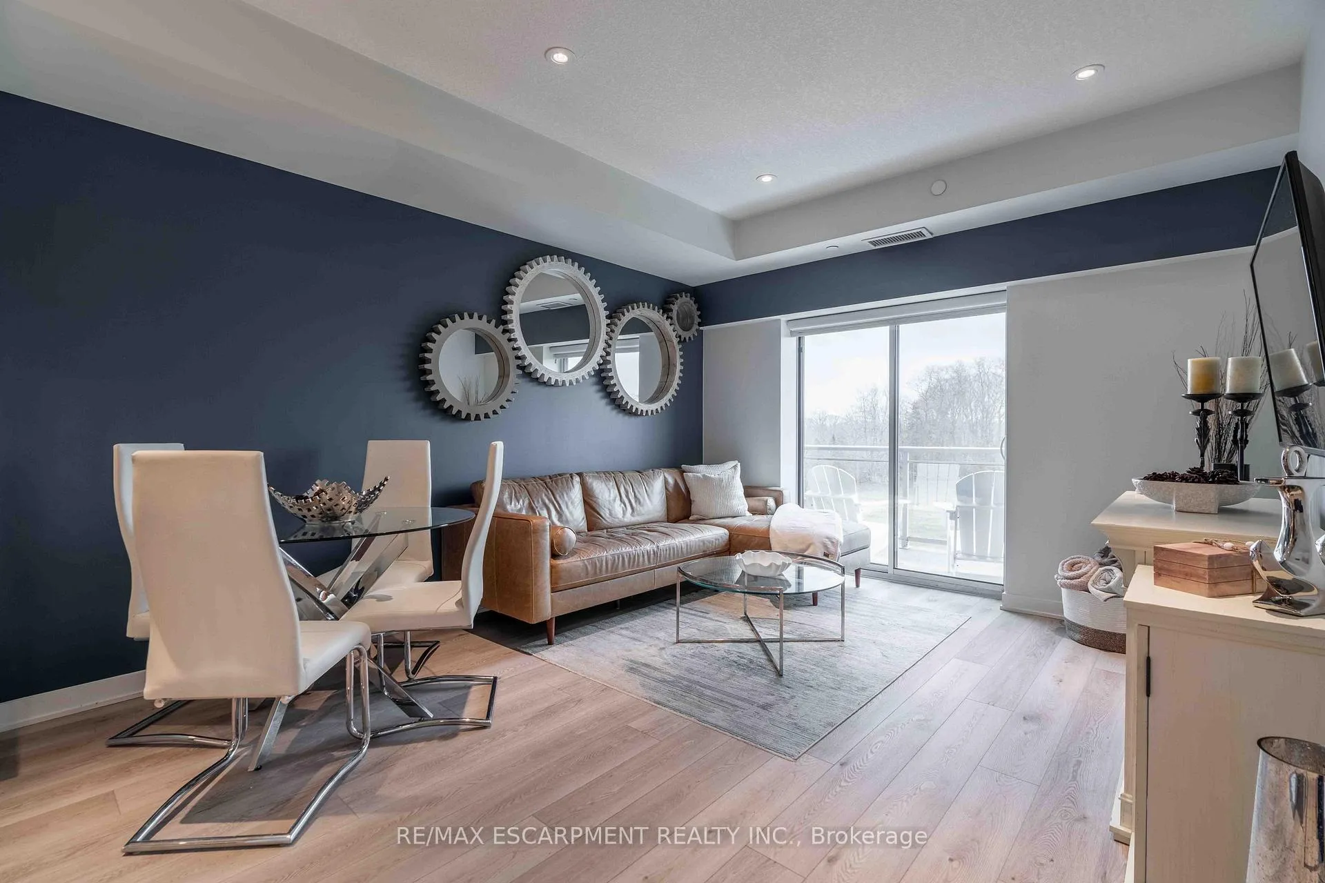 Photo 10 of Unit 504, 16 Markle Crescent, Hamilton, Ancaster — HOMEH